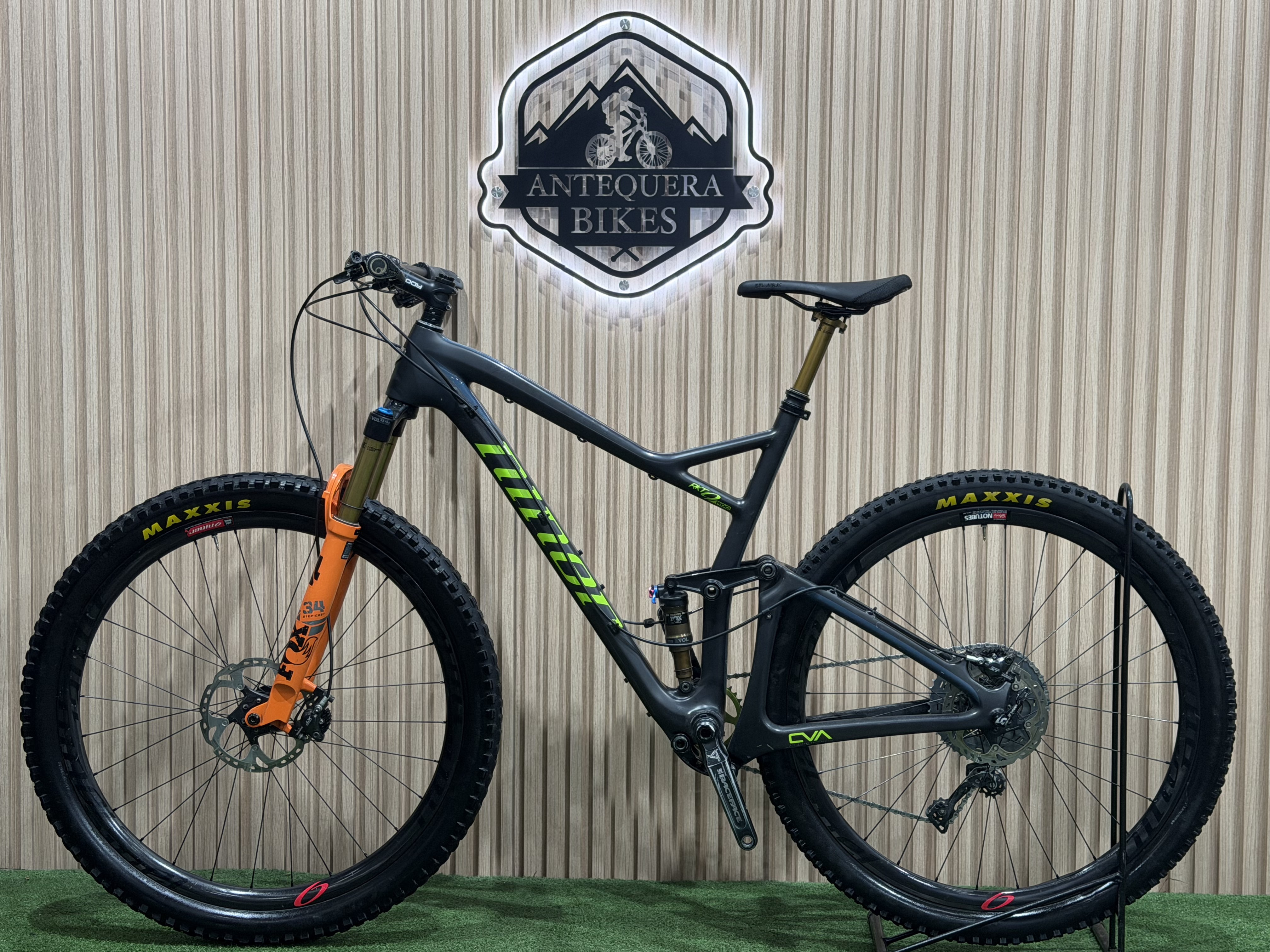 NINER RKT 9 RDO FULL CARBONO