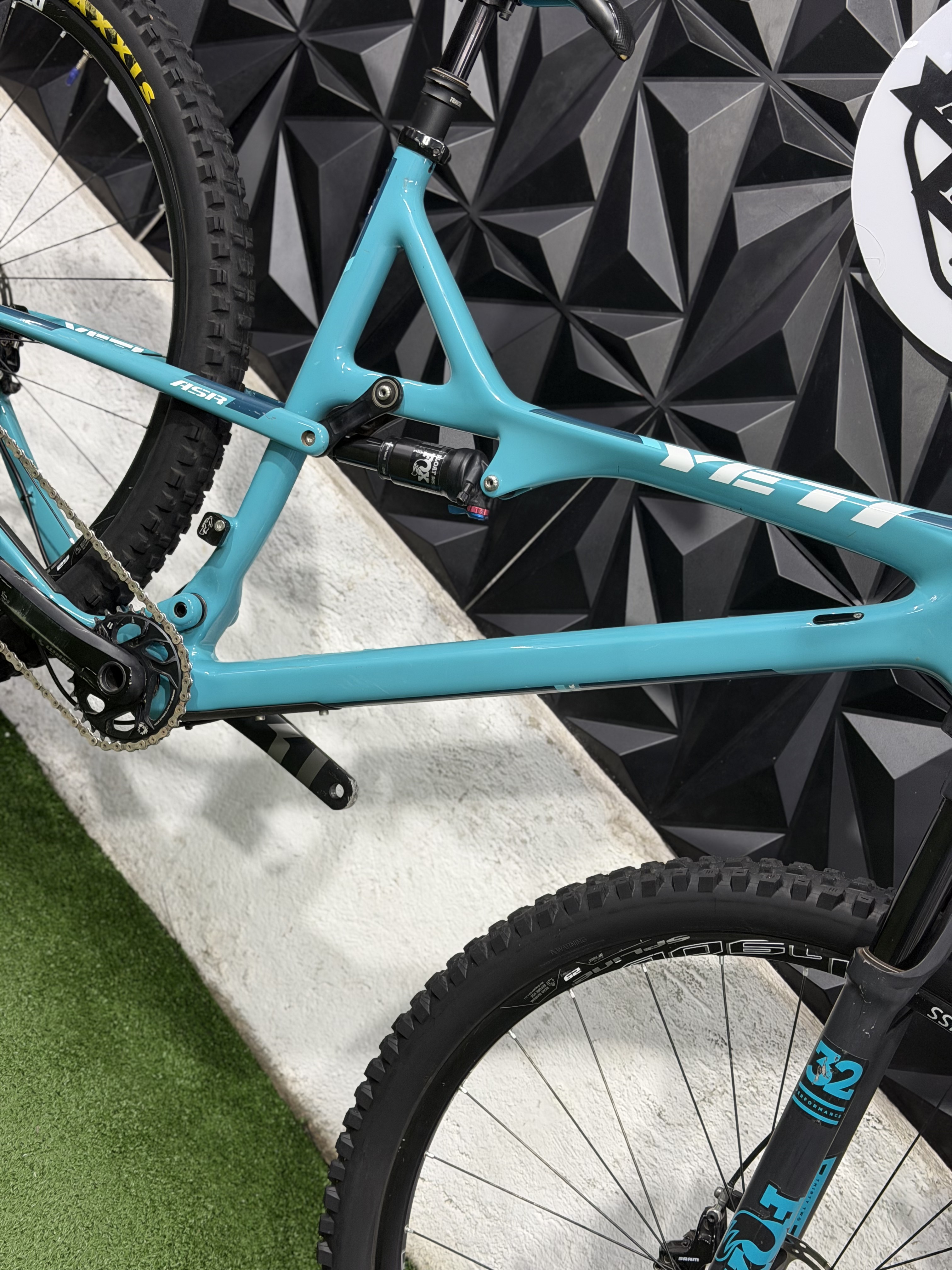 YETI ASR FULL CARBÓN