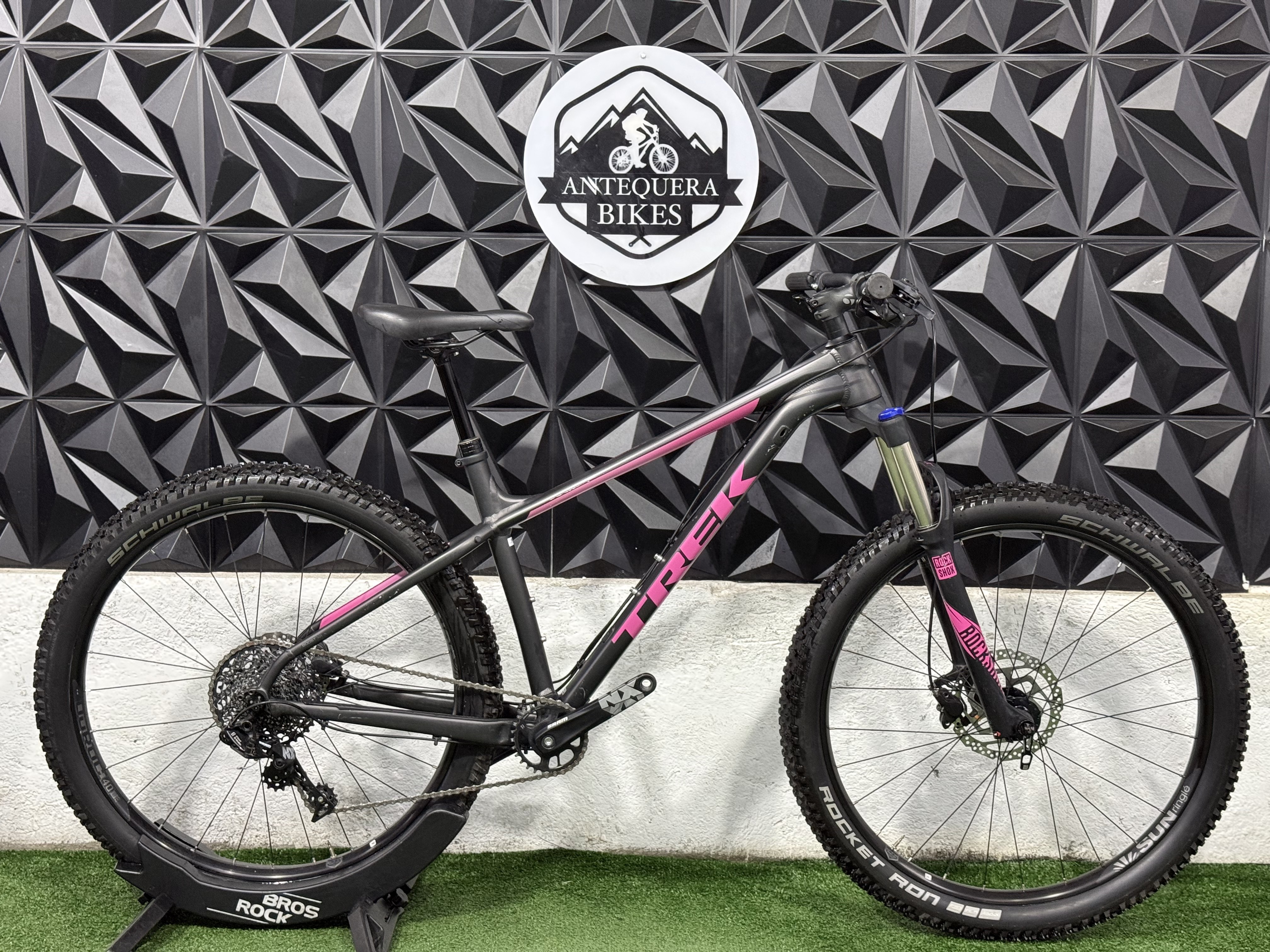 TREK ROSCOE 8