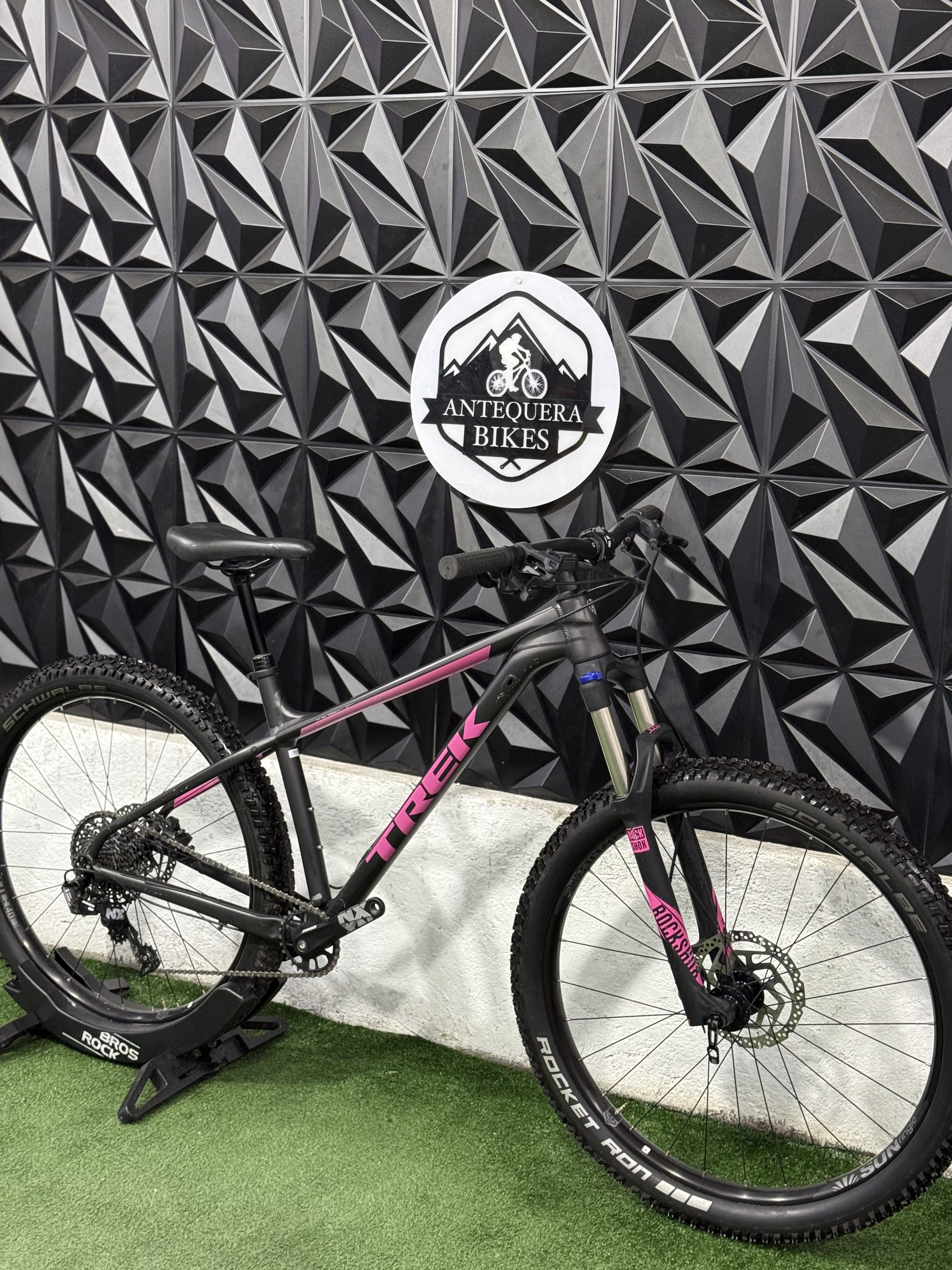 TREK ROSCOE 8
