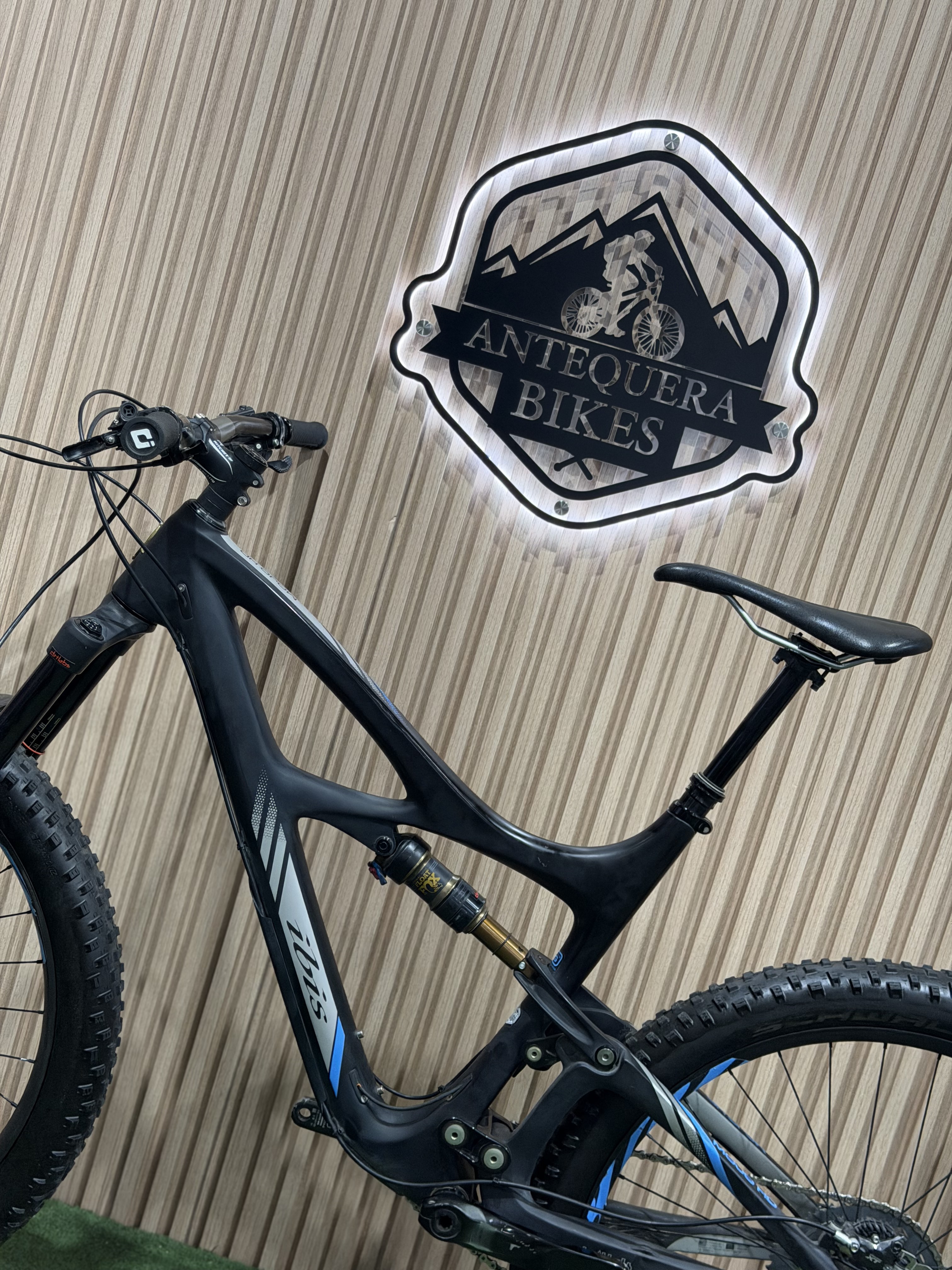 IBIS MOJO HD FULL CARBON
