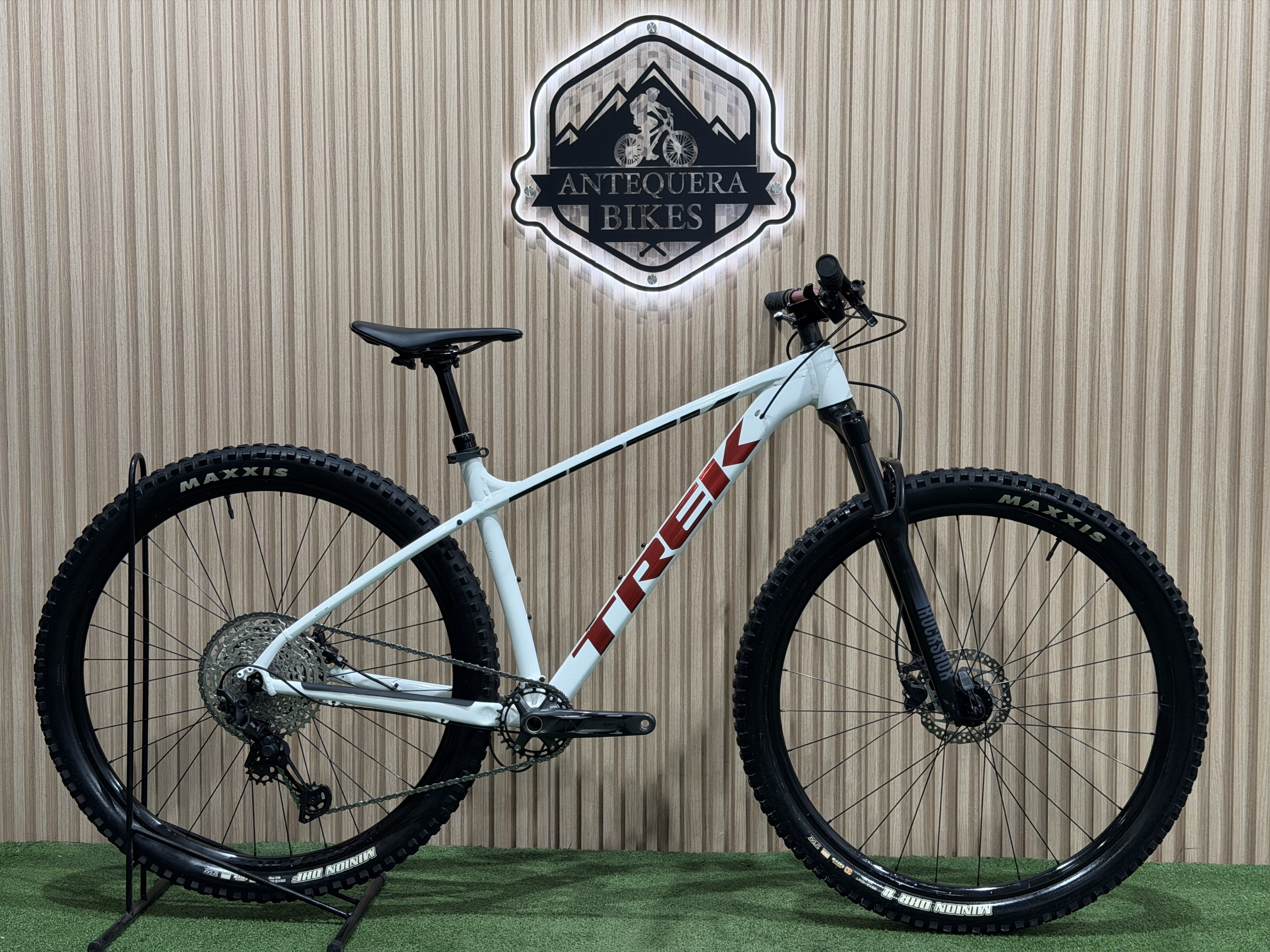 TREK XCALIBER 8 GEN 2