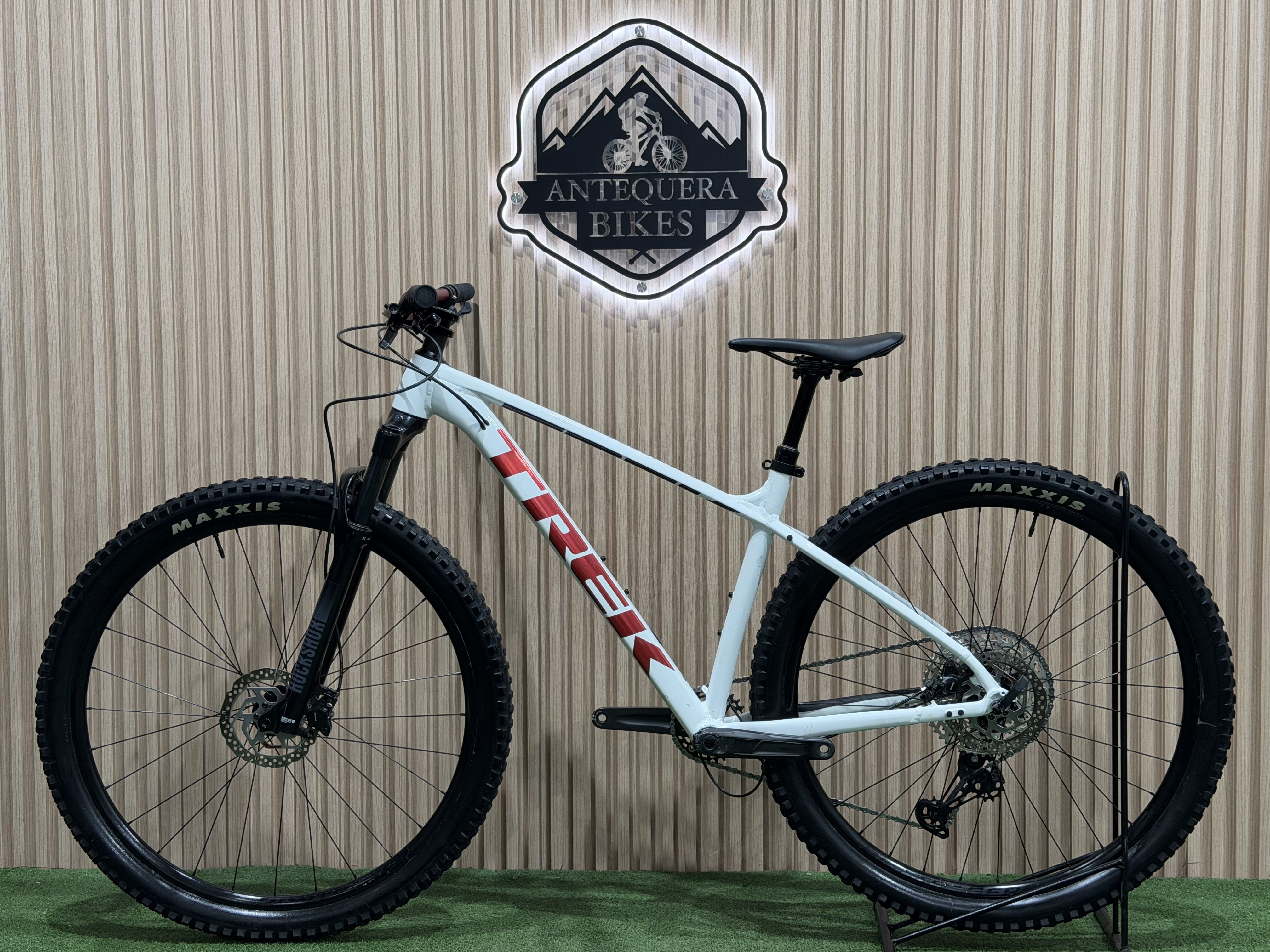 TREK XCALIBER 8 GEN 2
