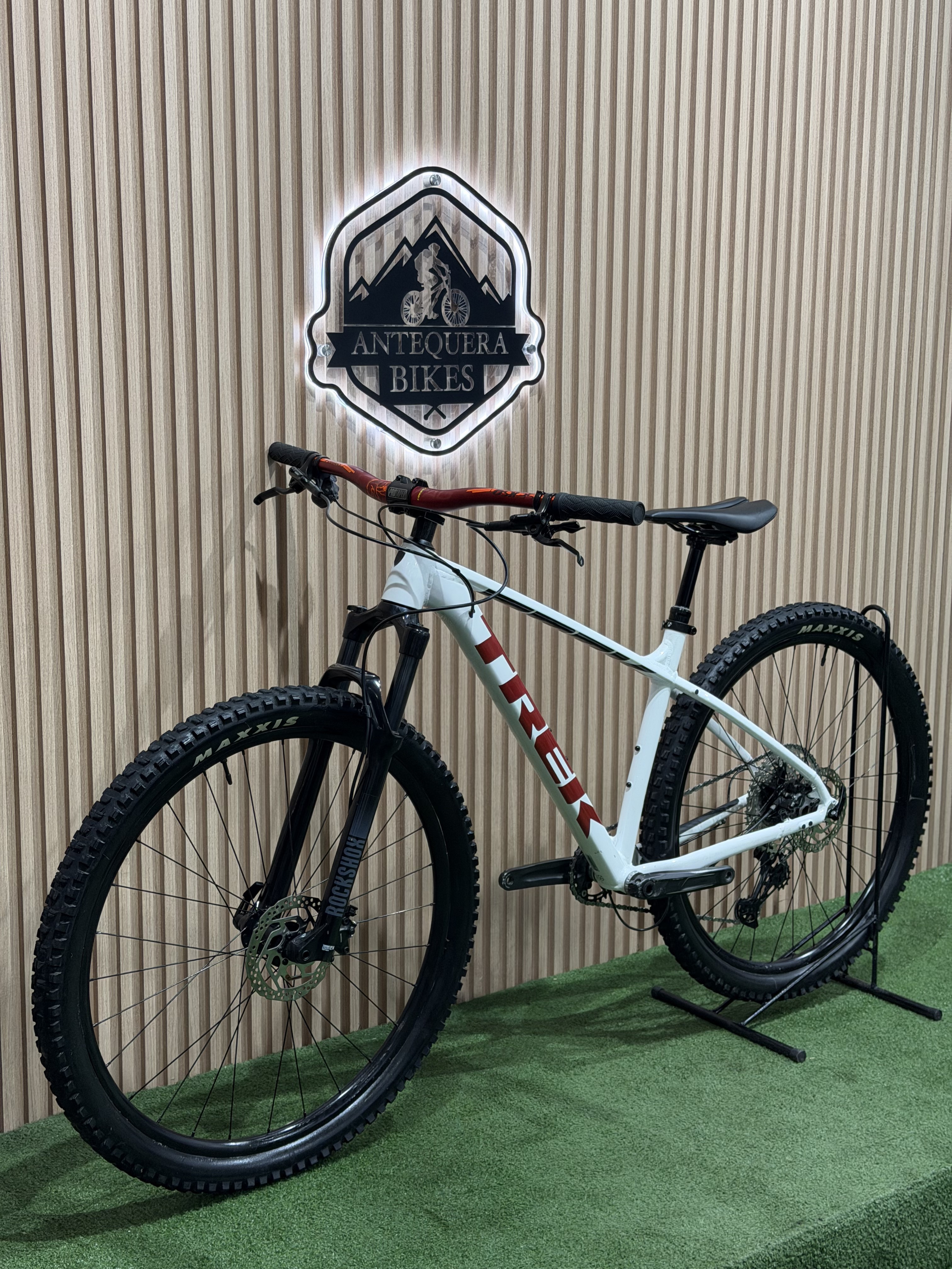 TREK XCALIBER 8 GEN 2