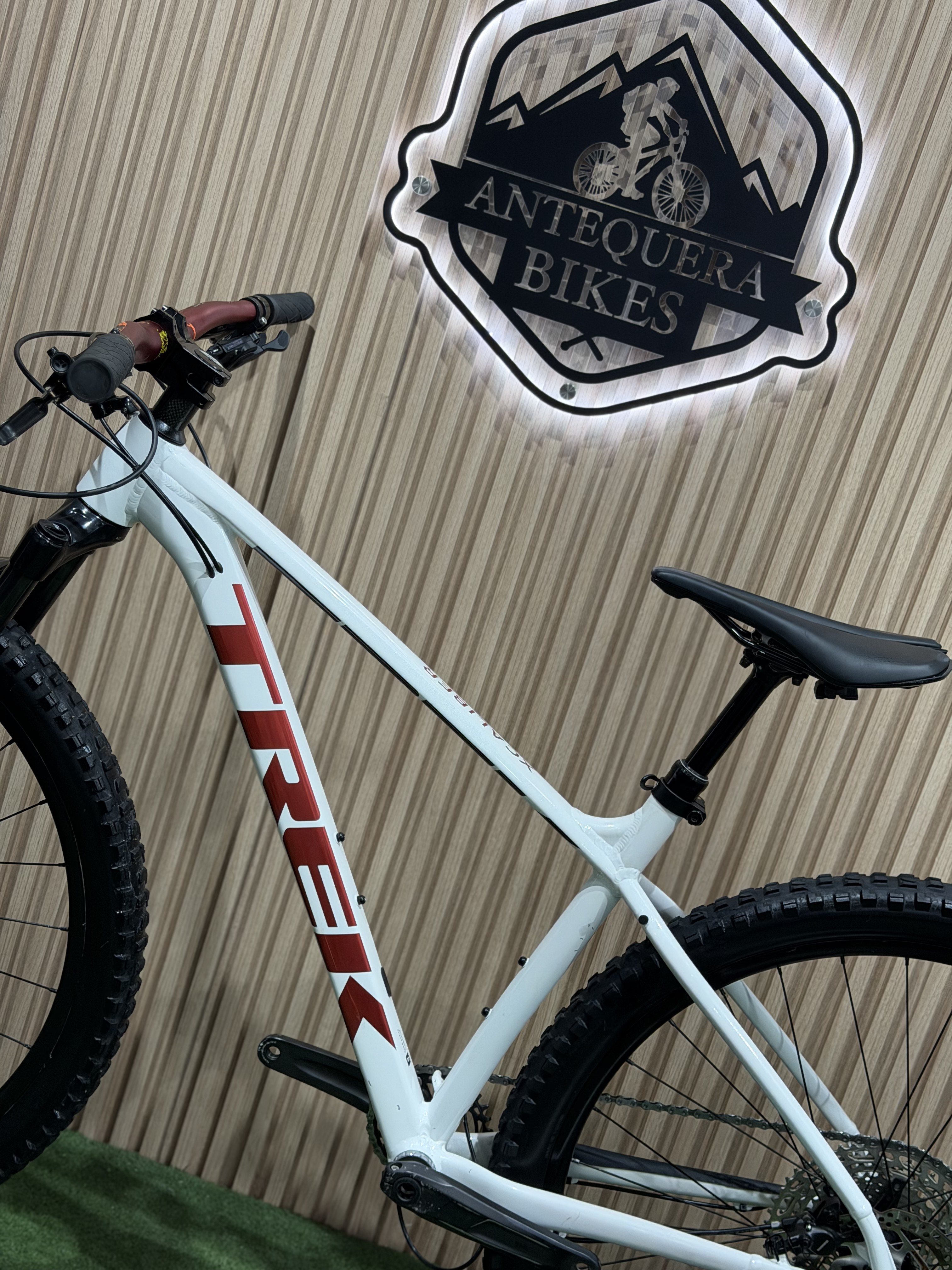 TREK XCALIBER 8 GEN 2