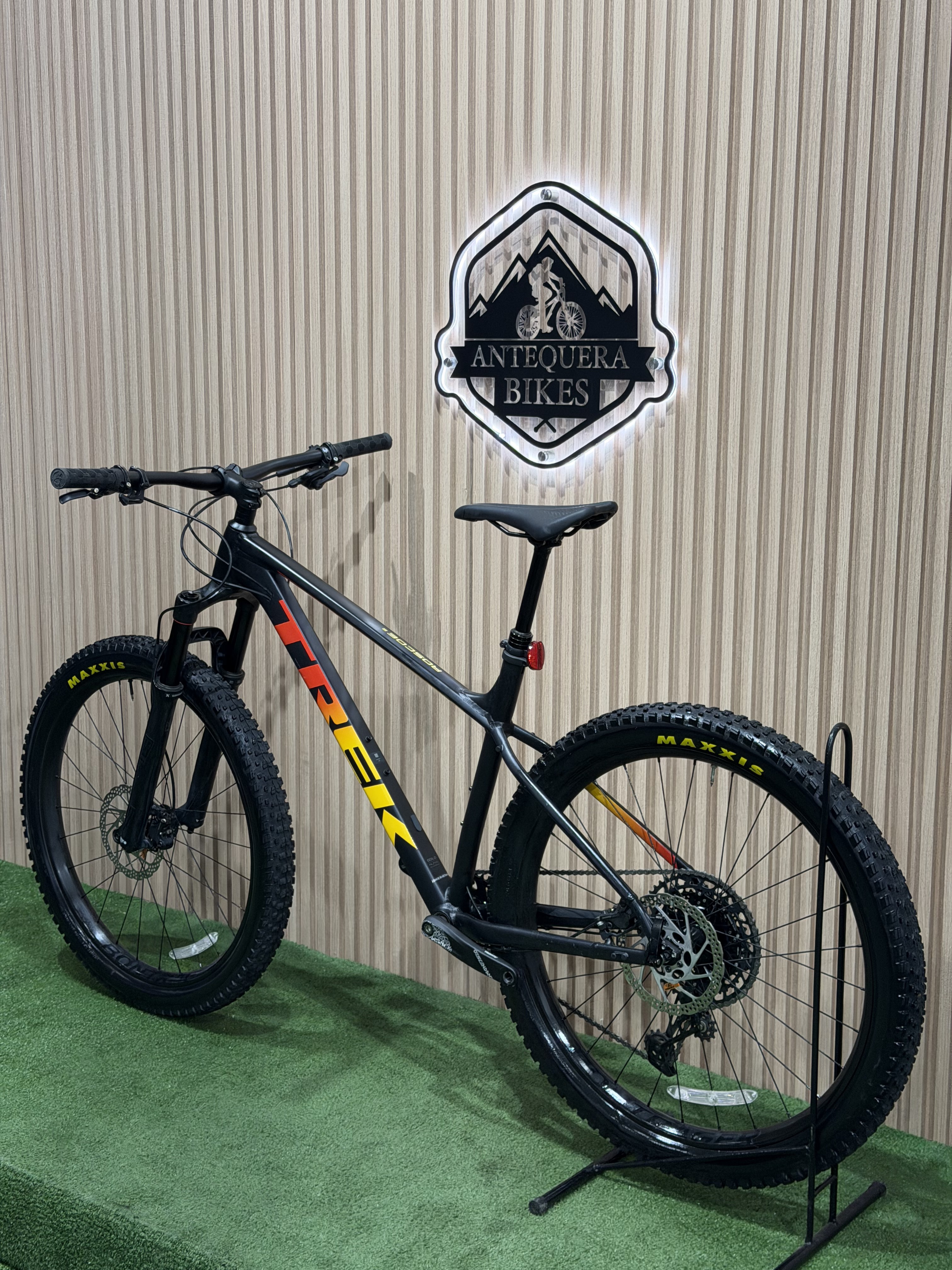TREK ROSCOE 8