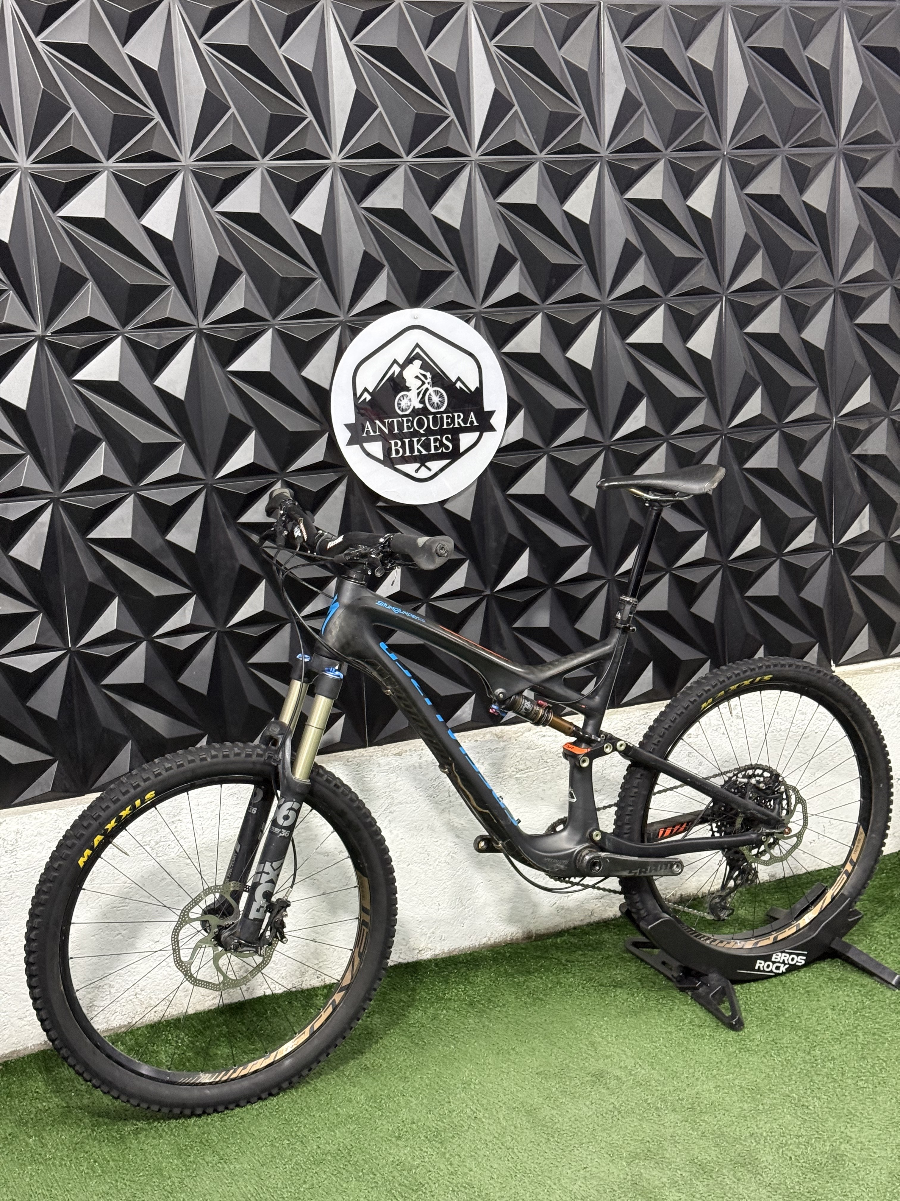 SPECIALIZED STUMPJUMPER EXPERT EVO CARBON