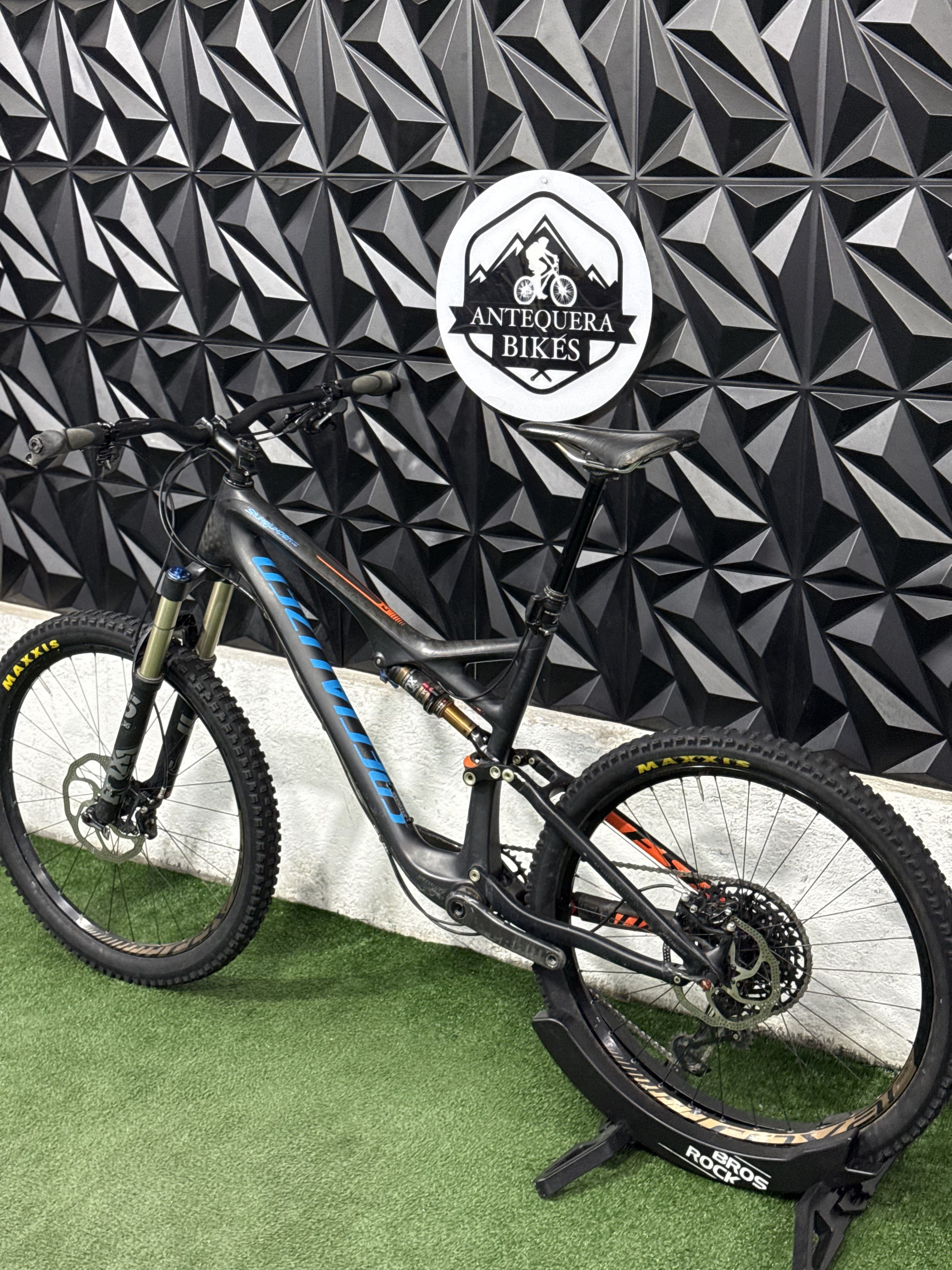 SPECIALIZED STUMPJUMPER EXPERT EVO CARBON
