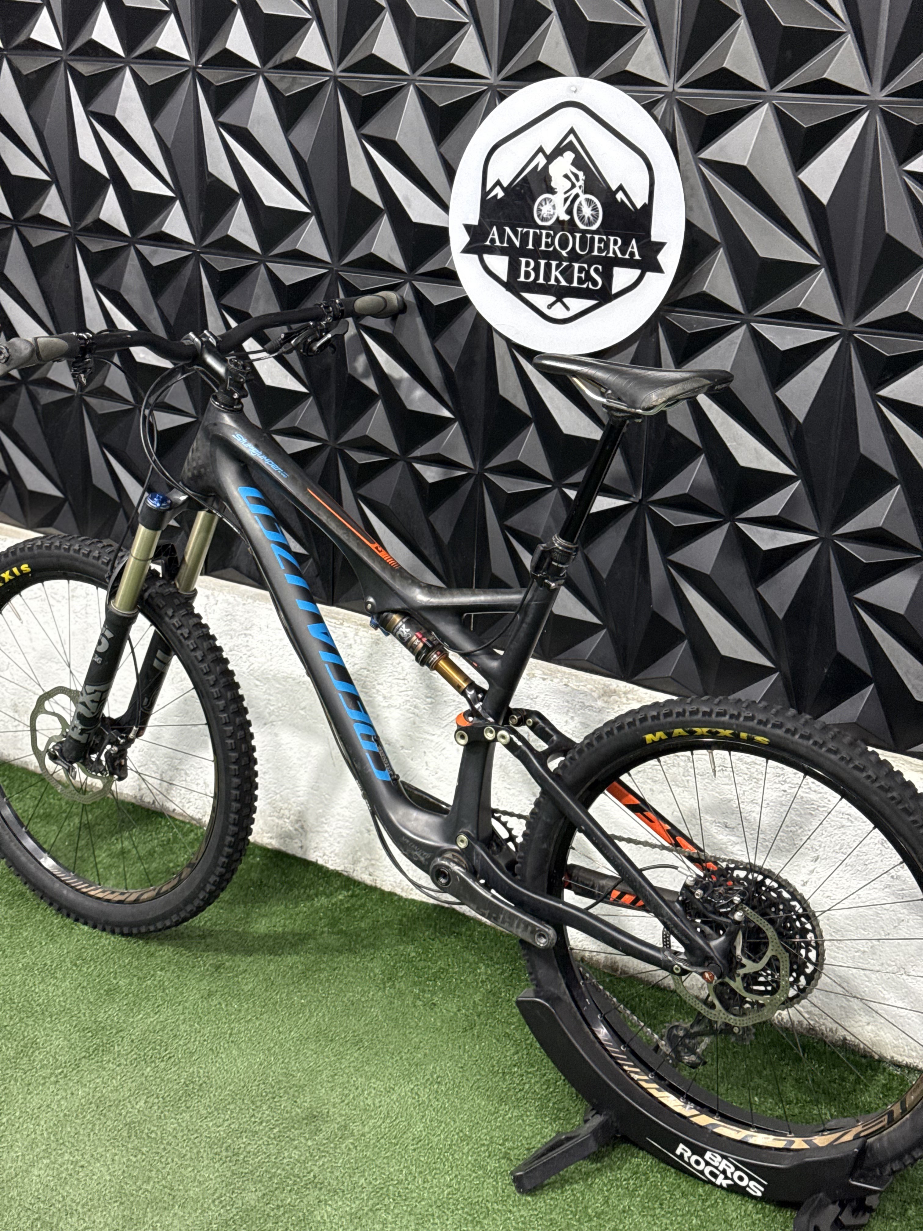 SPECIALIZED STUMPJUMPER EXPERT EVO CARBON