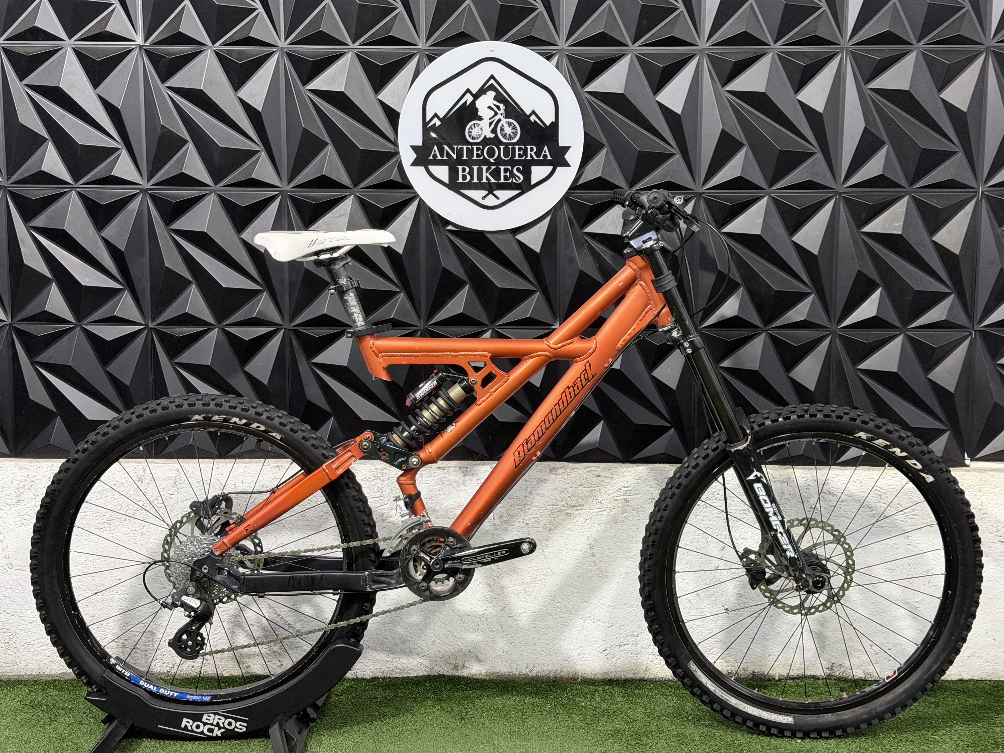 DIAMONDBACK XTS