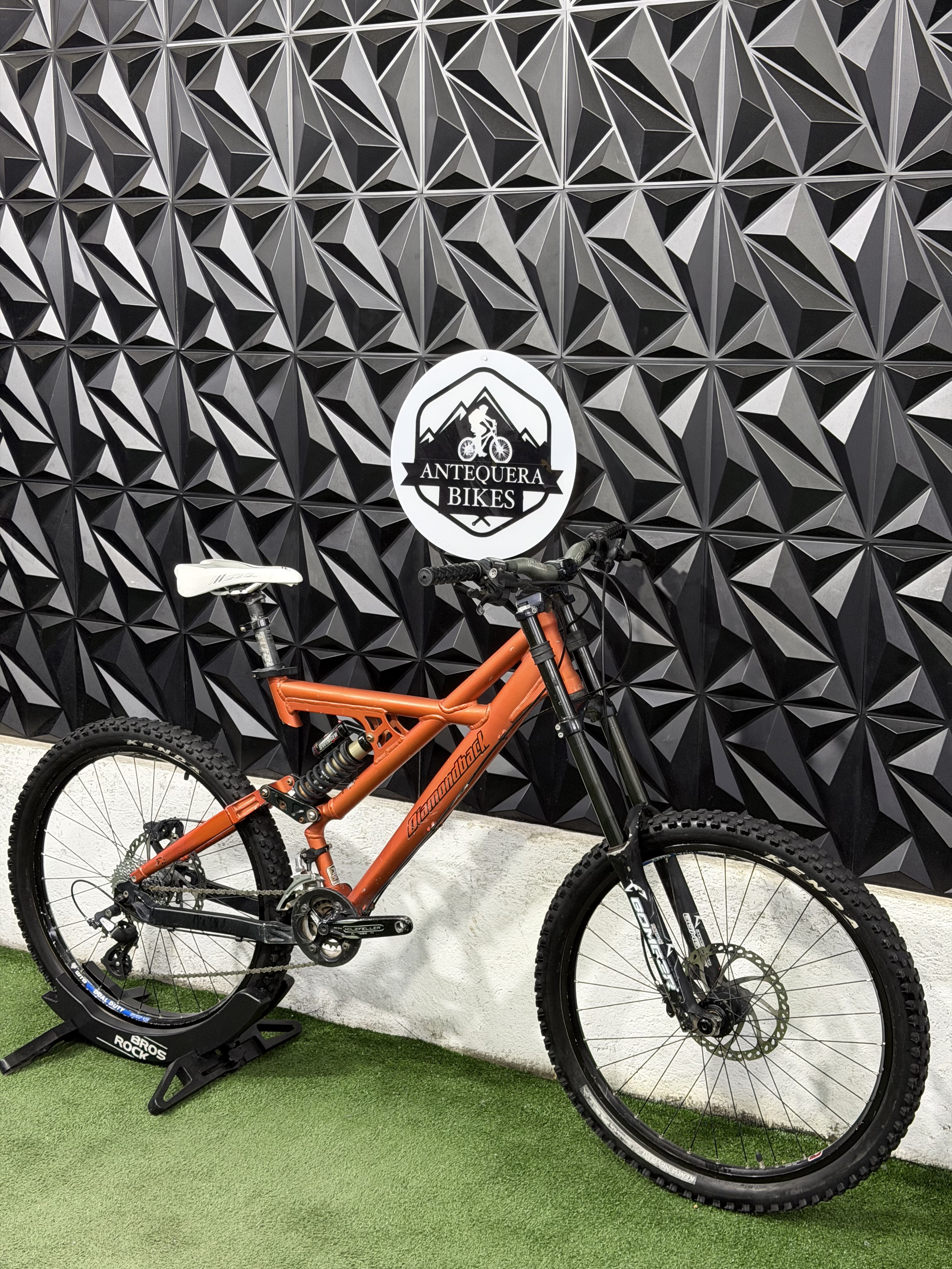 DIAMONDBACK XTS