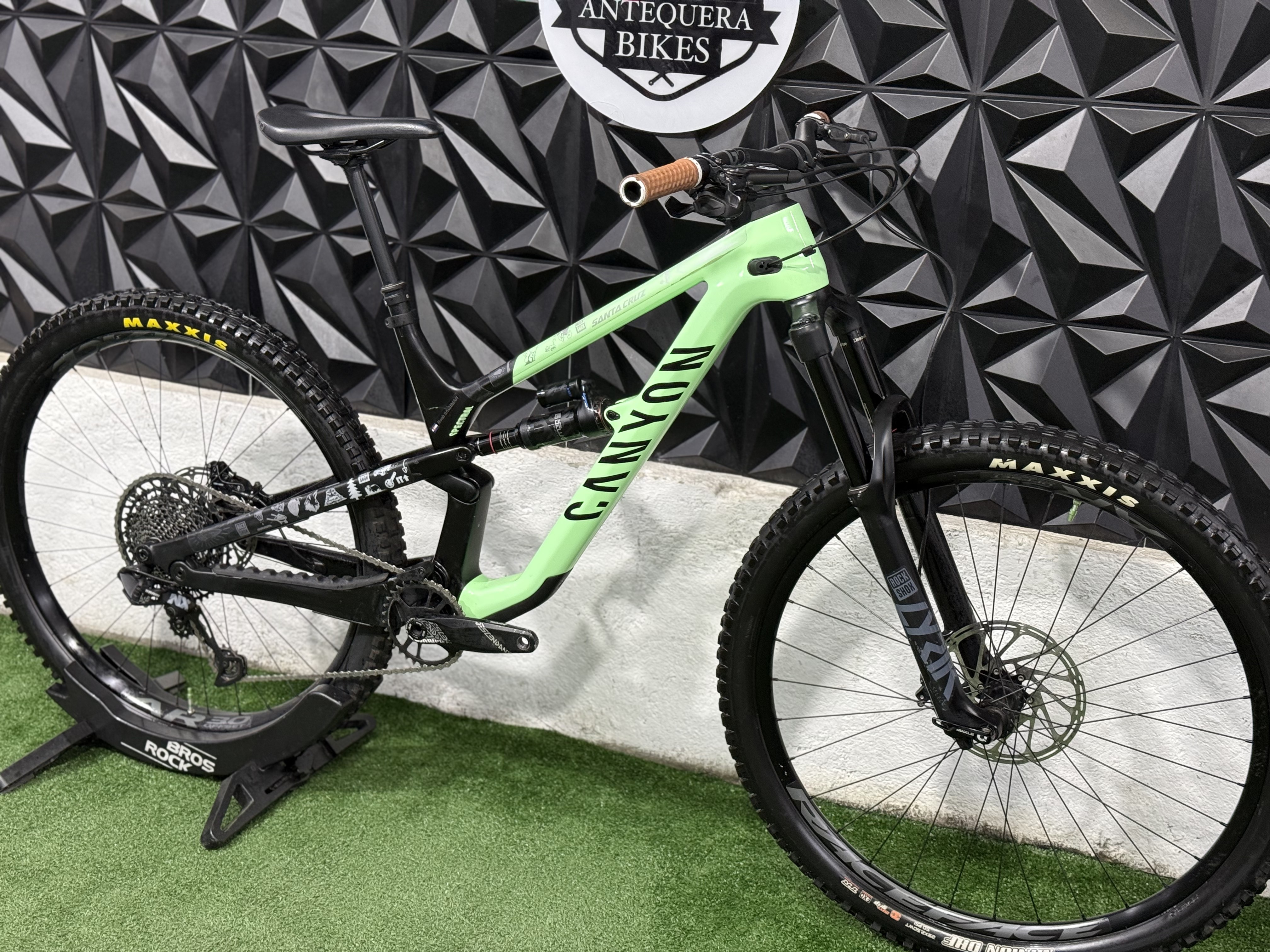 CANYON SPECTRAL CF7 FULL CARBÓN