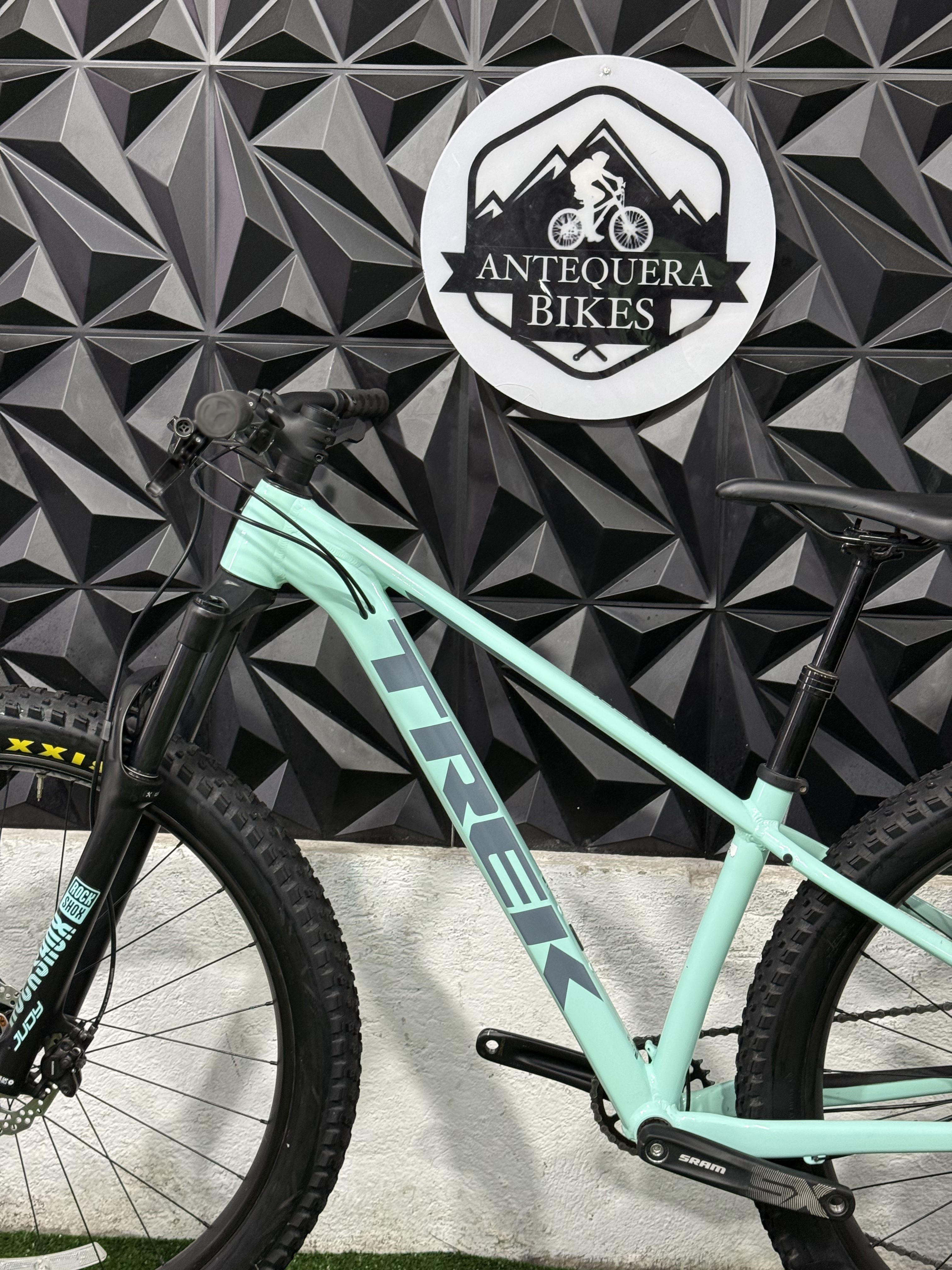 TREK ROSCOE 7