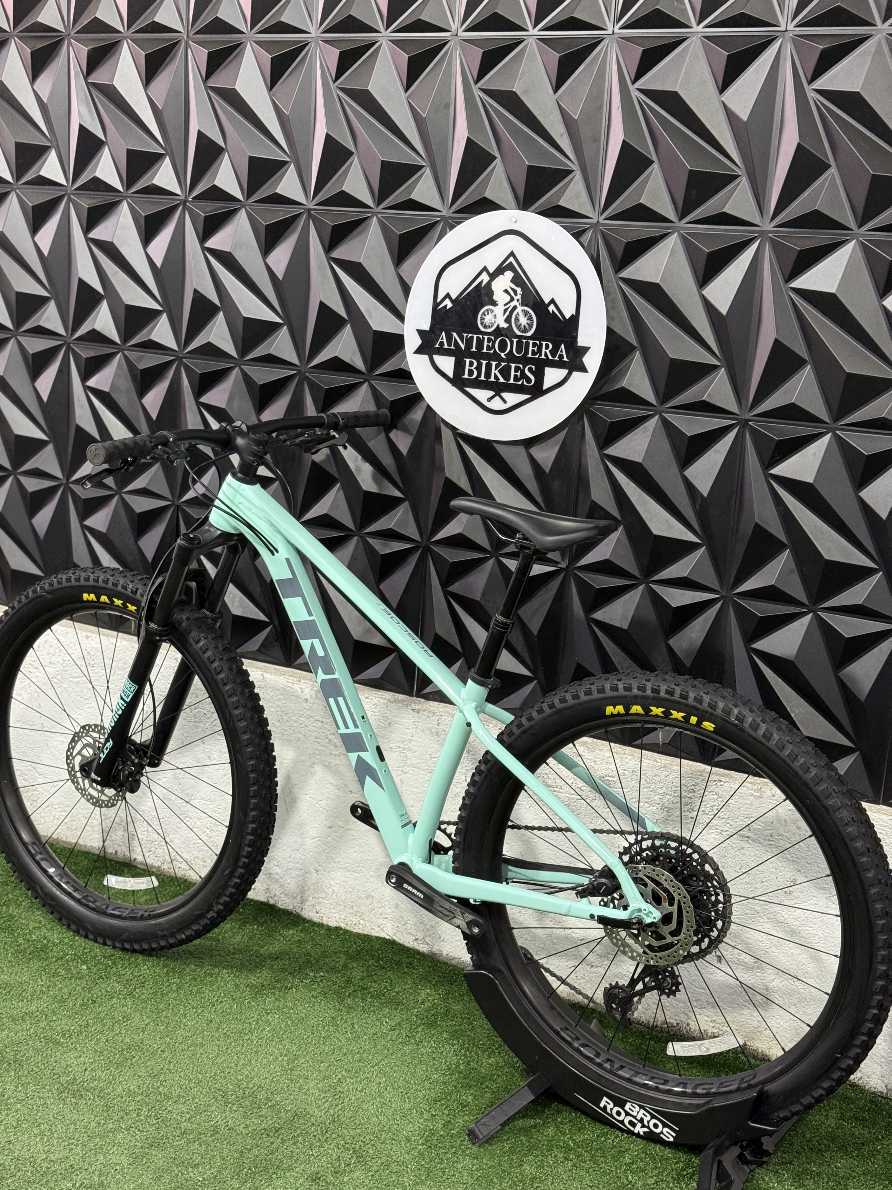 TREK ROSCOE 7
