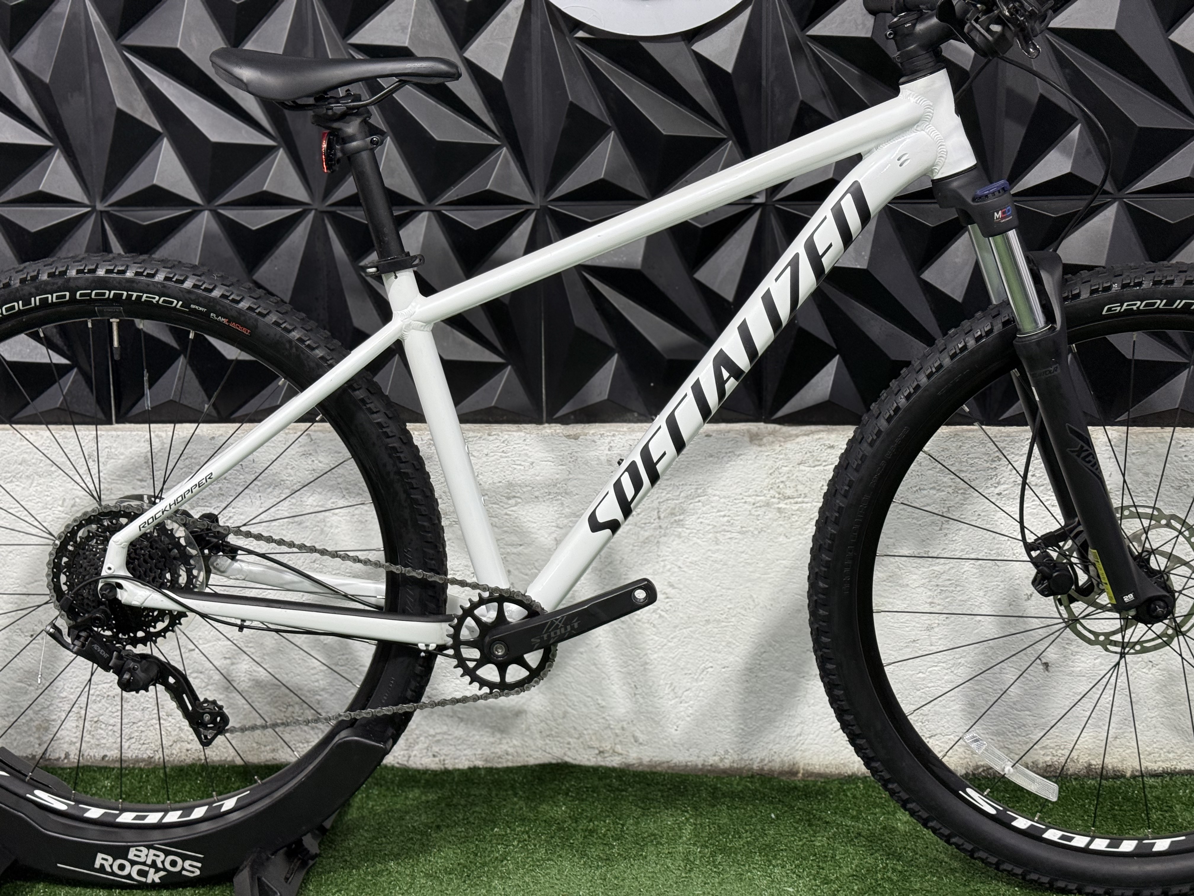 SPECIALIZED ROCKHOPPER SPORT