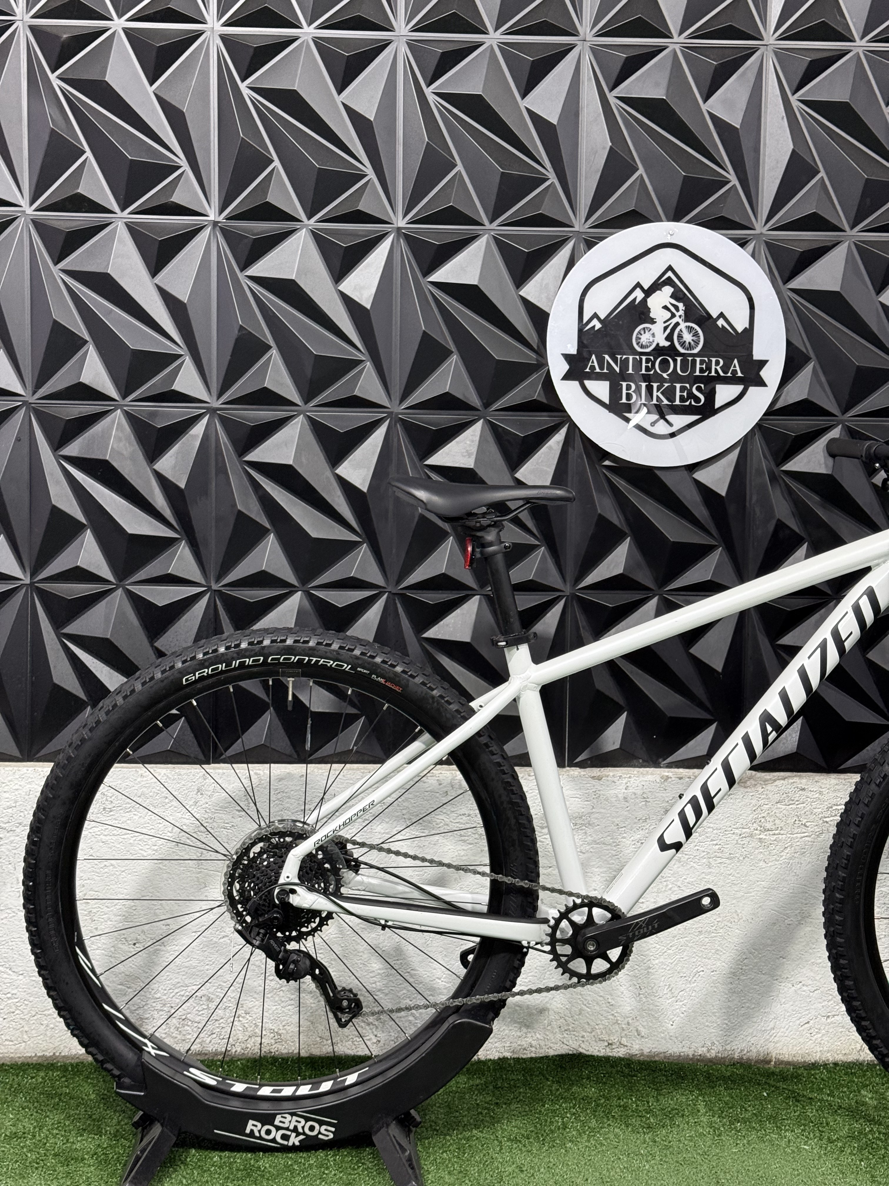 SPECIALIZED ROCKHOPPER SPORT