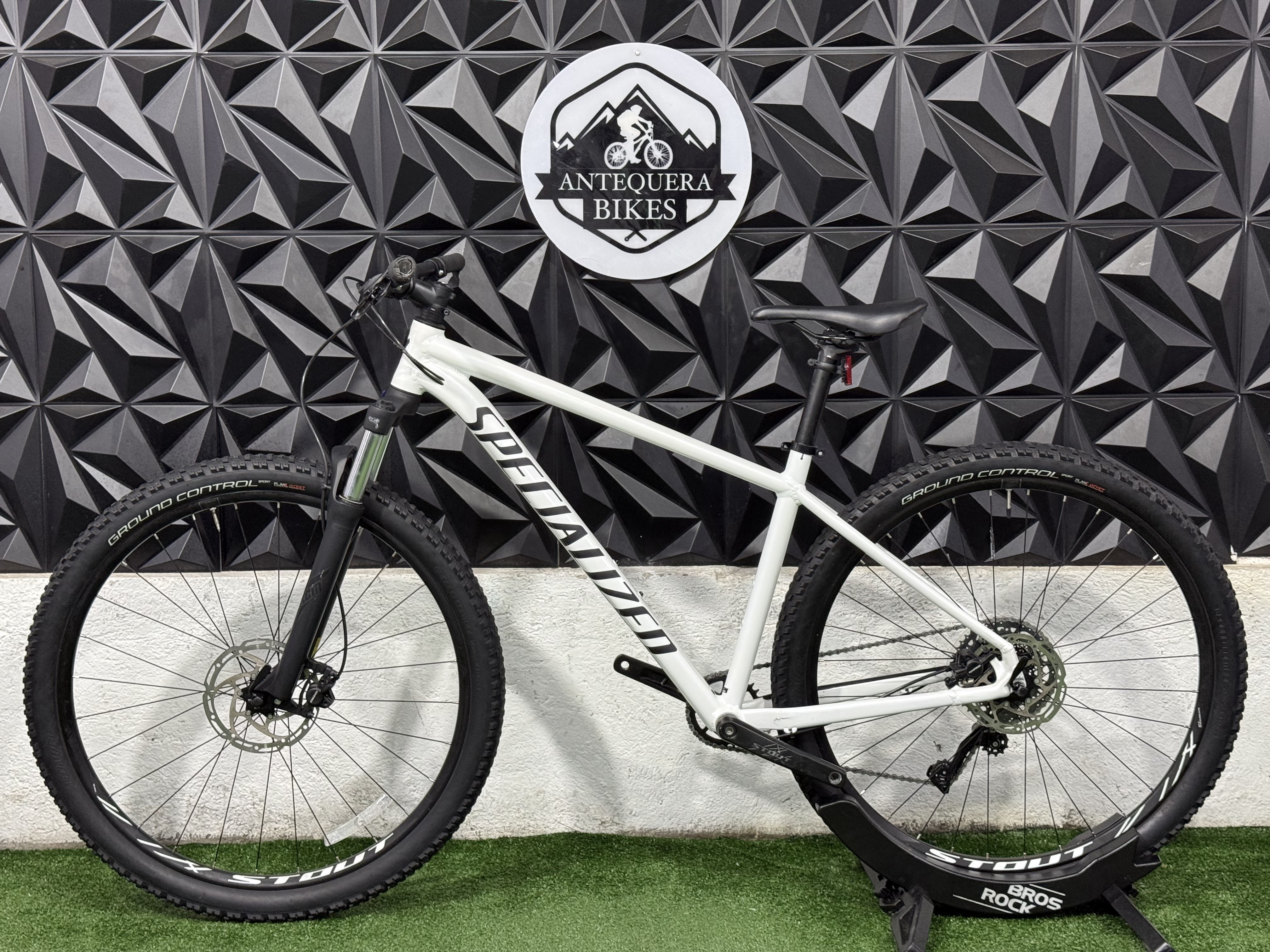 SPECIALIZED ROCKHOPPER SPORT