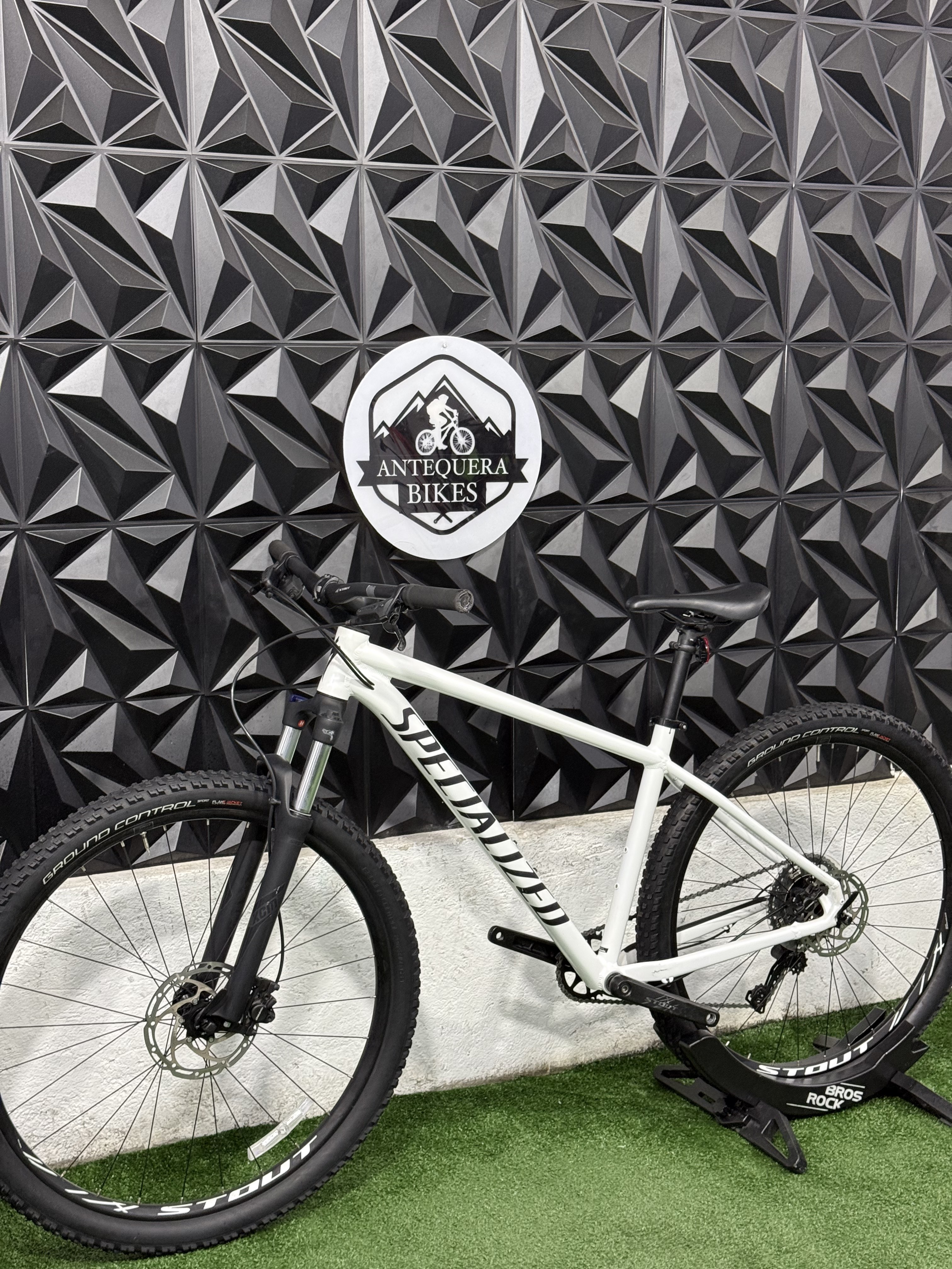 SPECIALIZED ROCKHOPPER SPORT