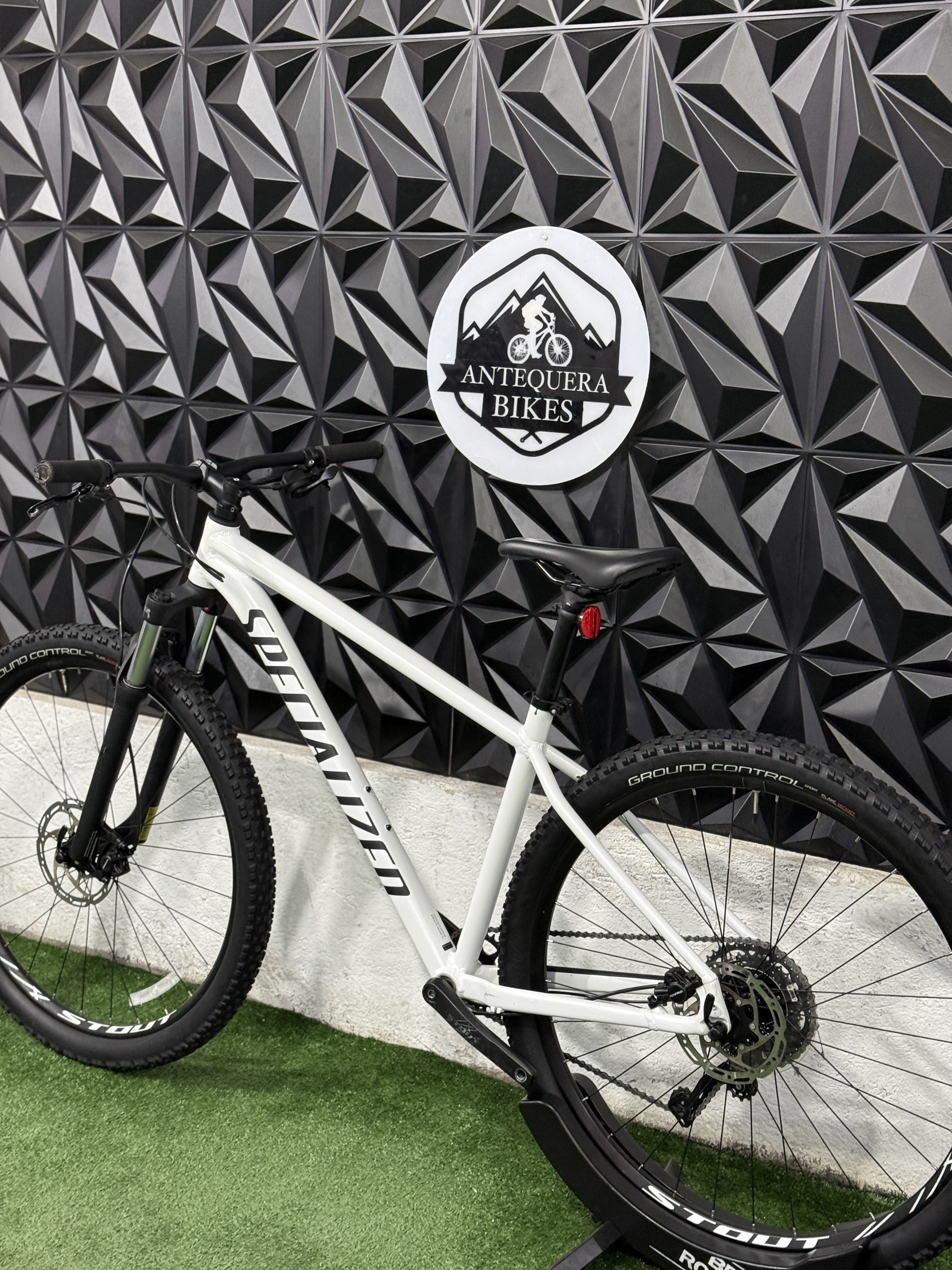 SPECIALIZED ROCKHOPPER SPORT