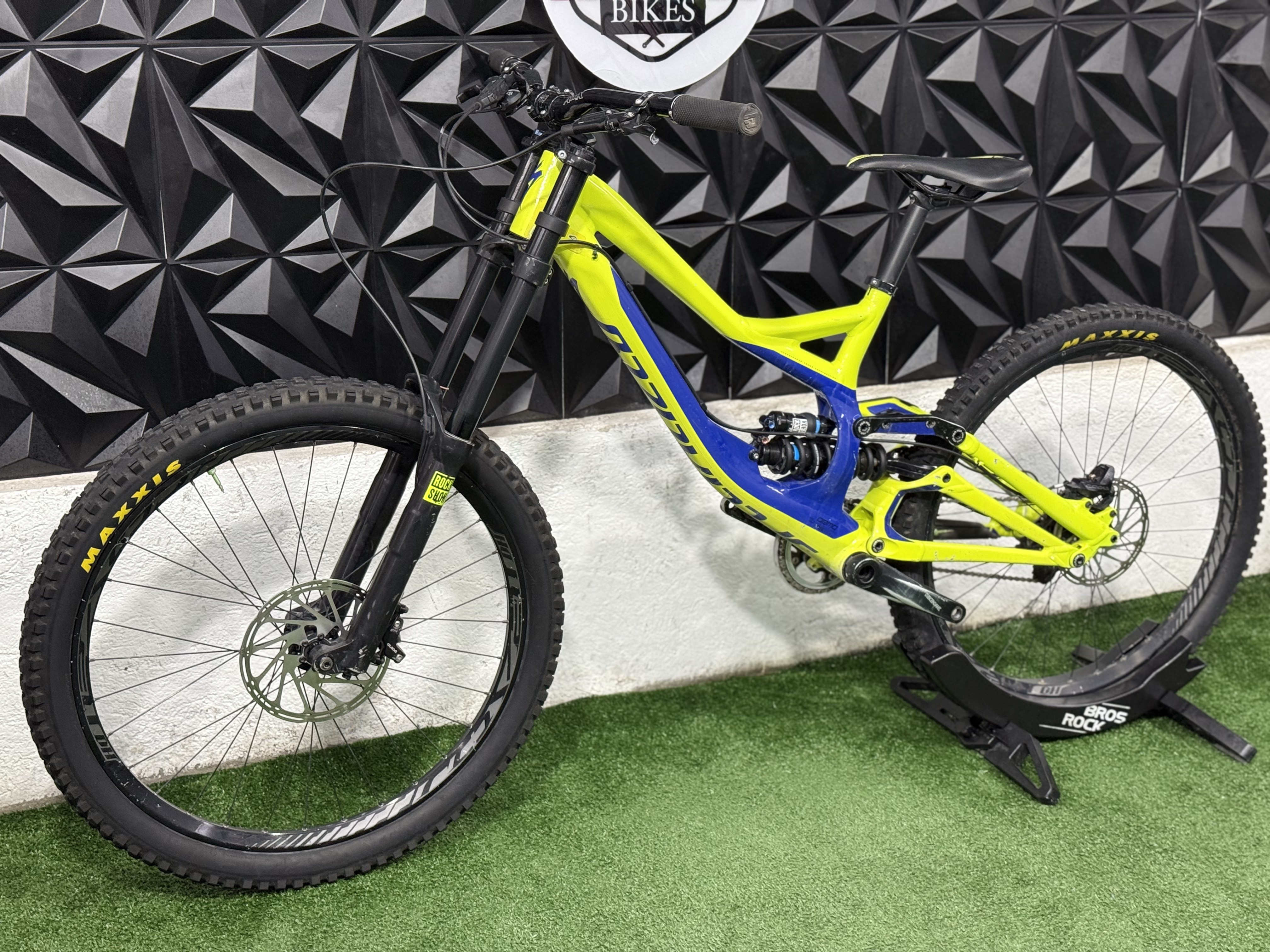 SPECIALIZED DEMO