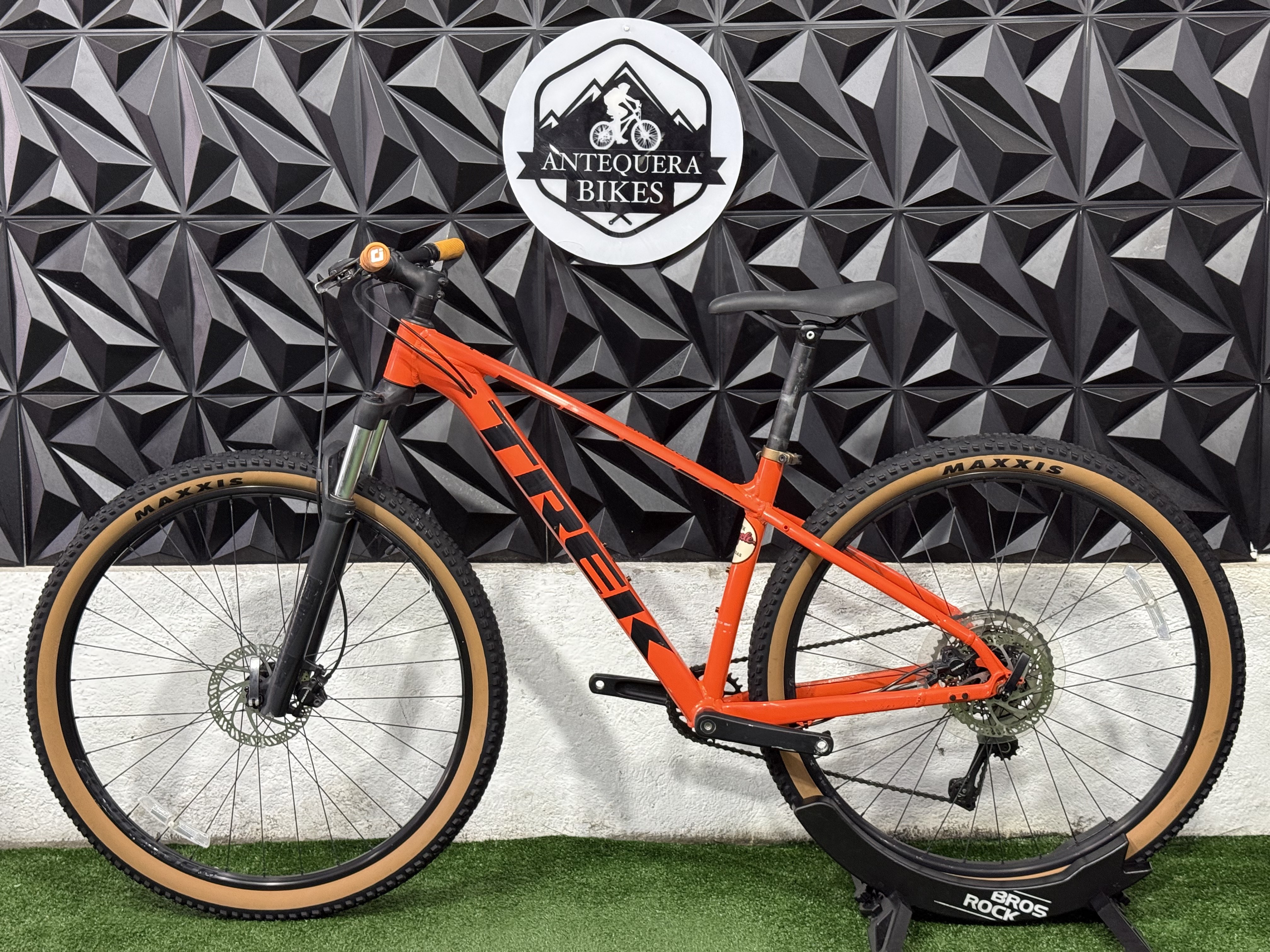 TREK MARLIN 7