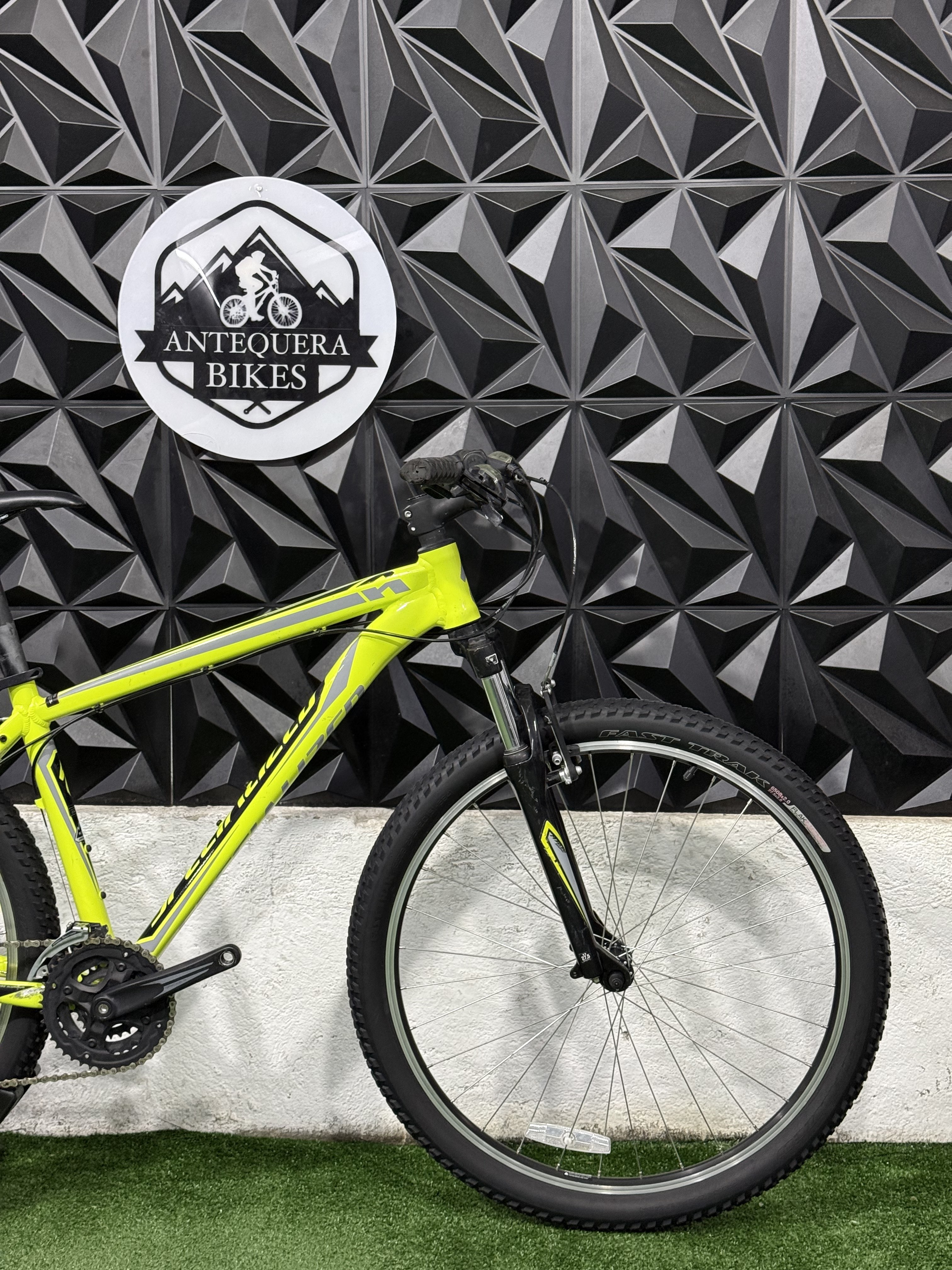 SPECIALIZED HARDROCK