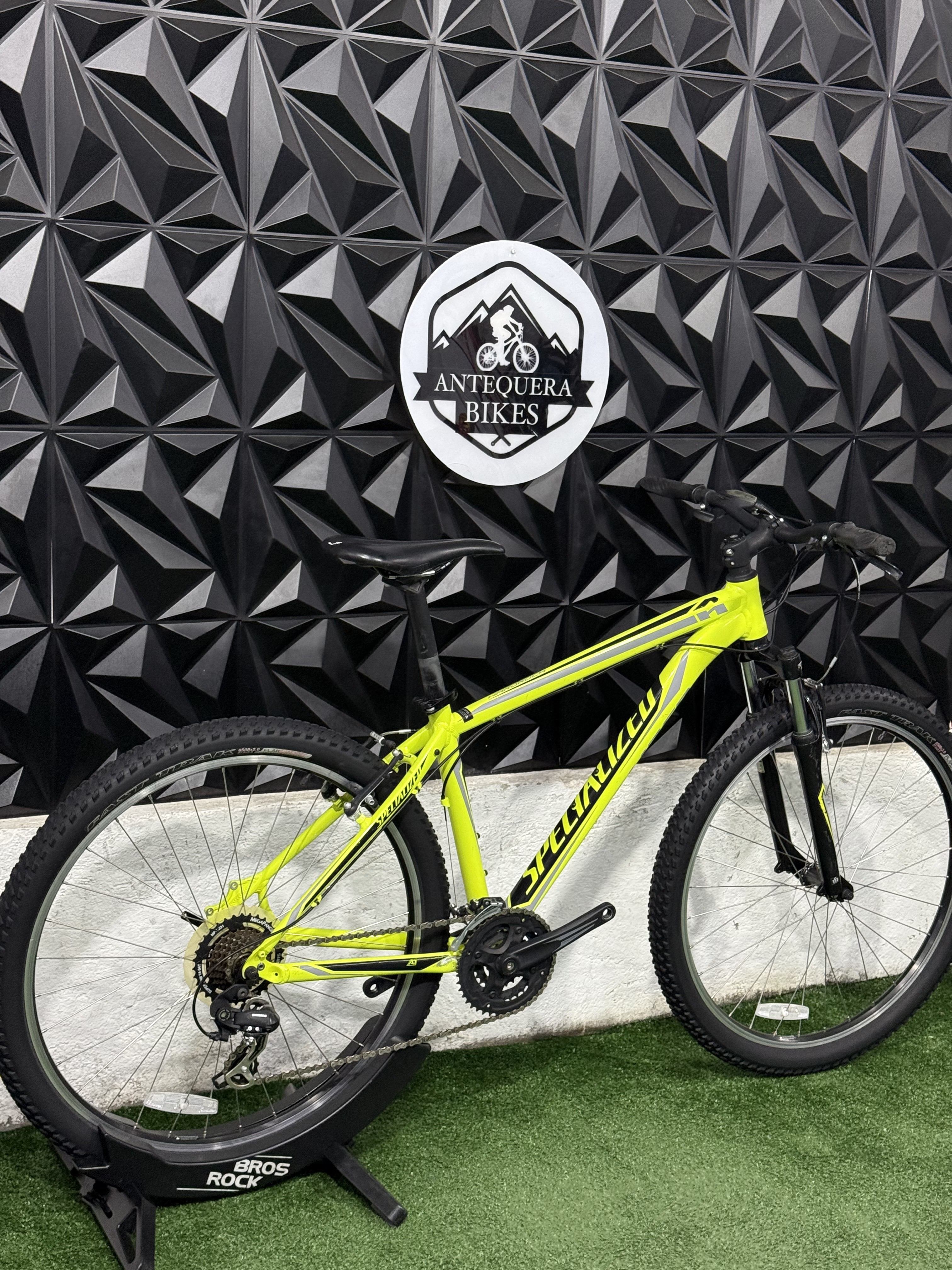SPECIALIZED HARDROCK