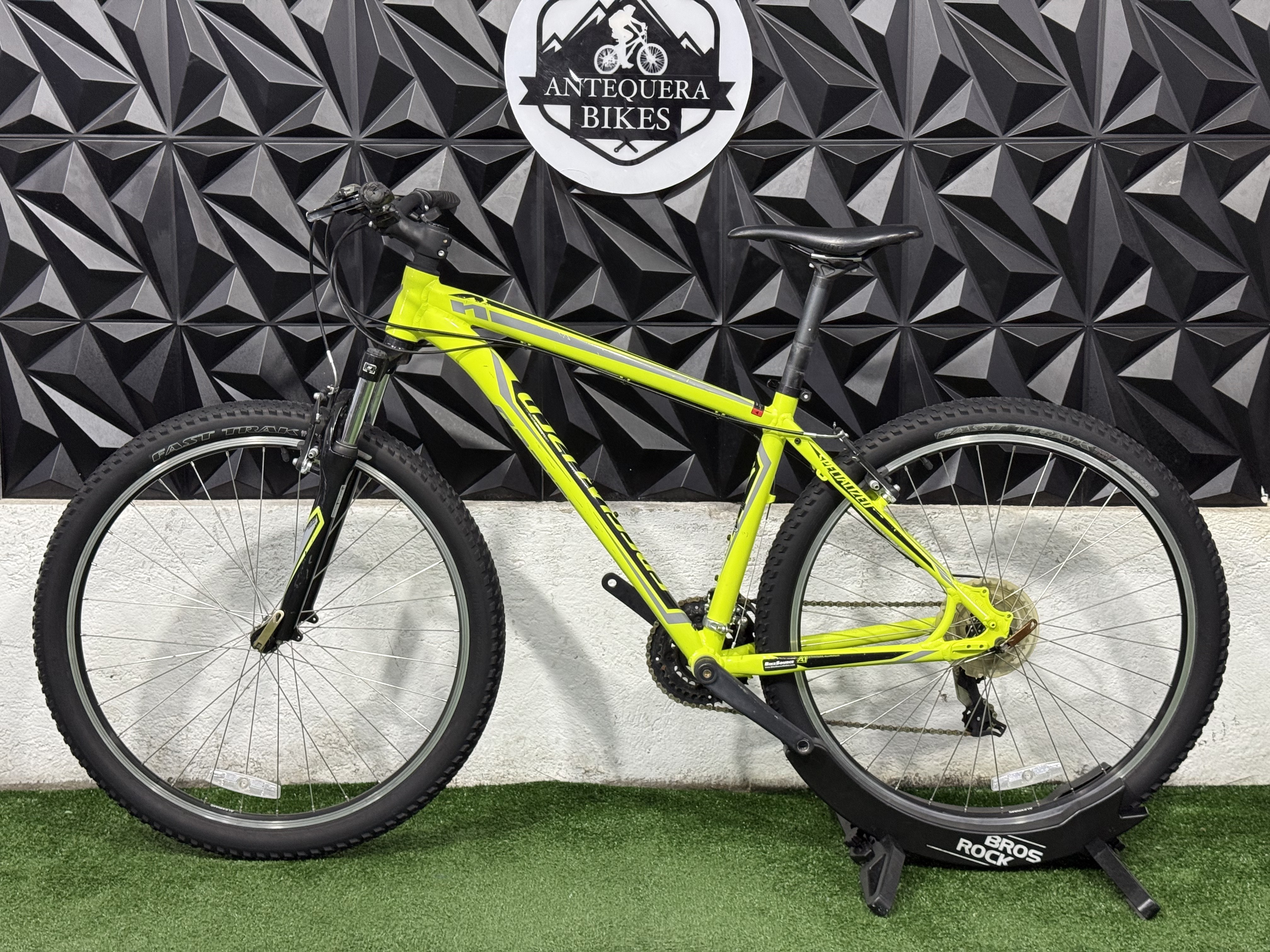 SPECIALIZED HARDROCK