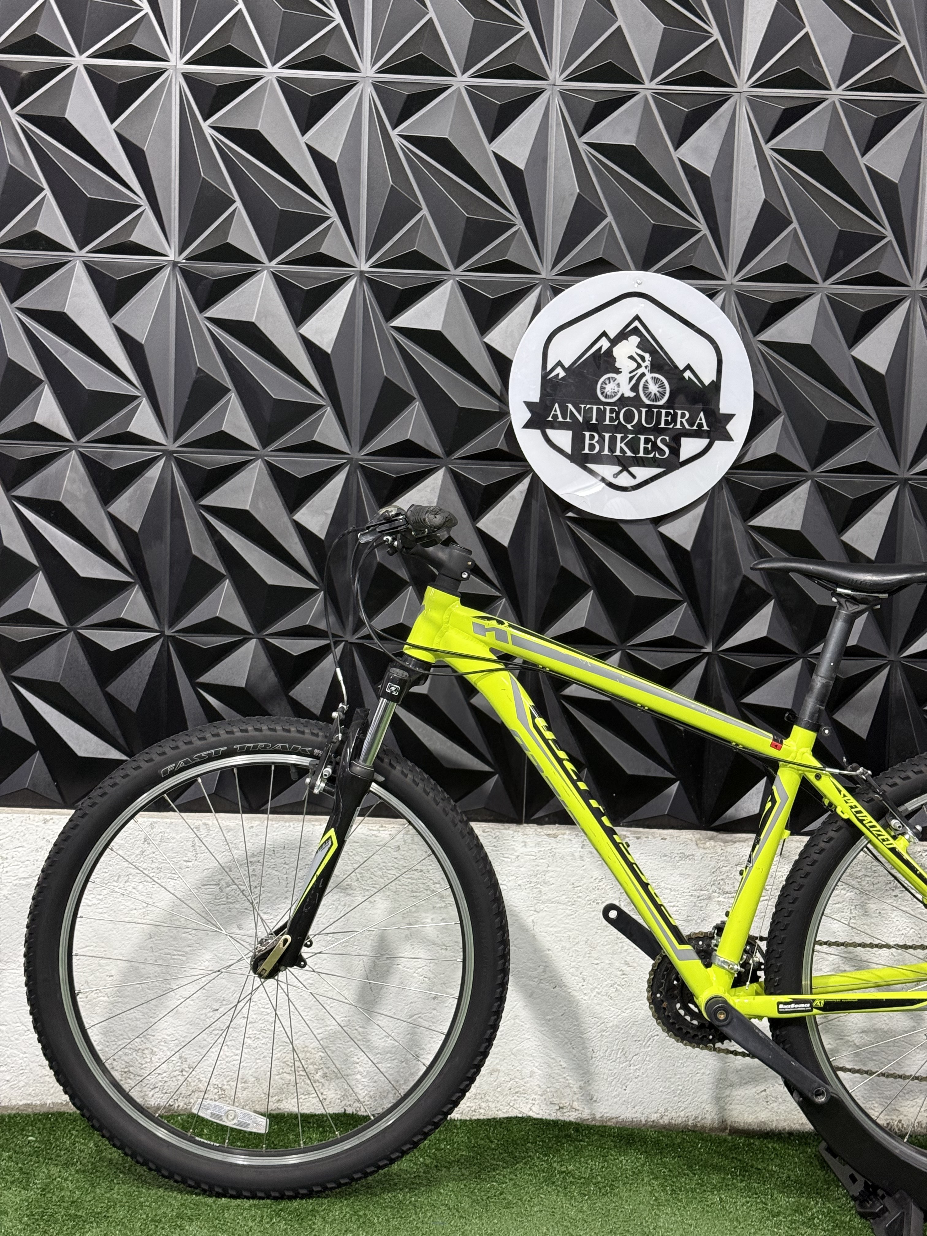 SPECIALIZED HARDROCK