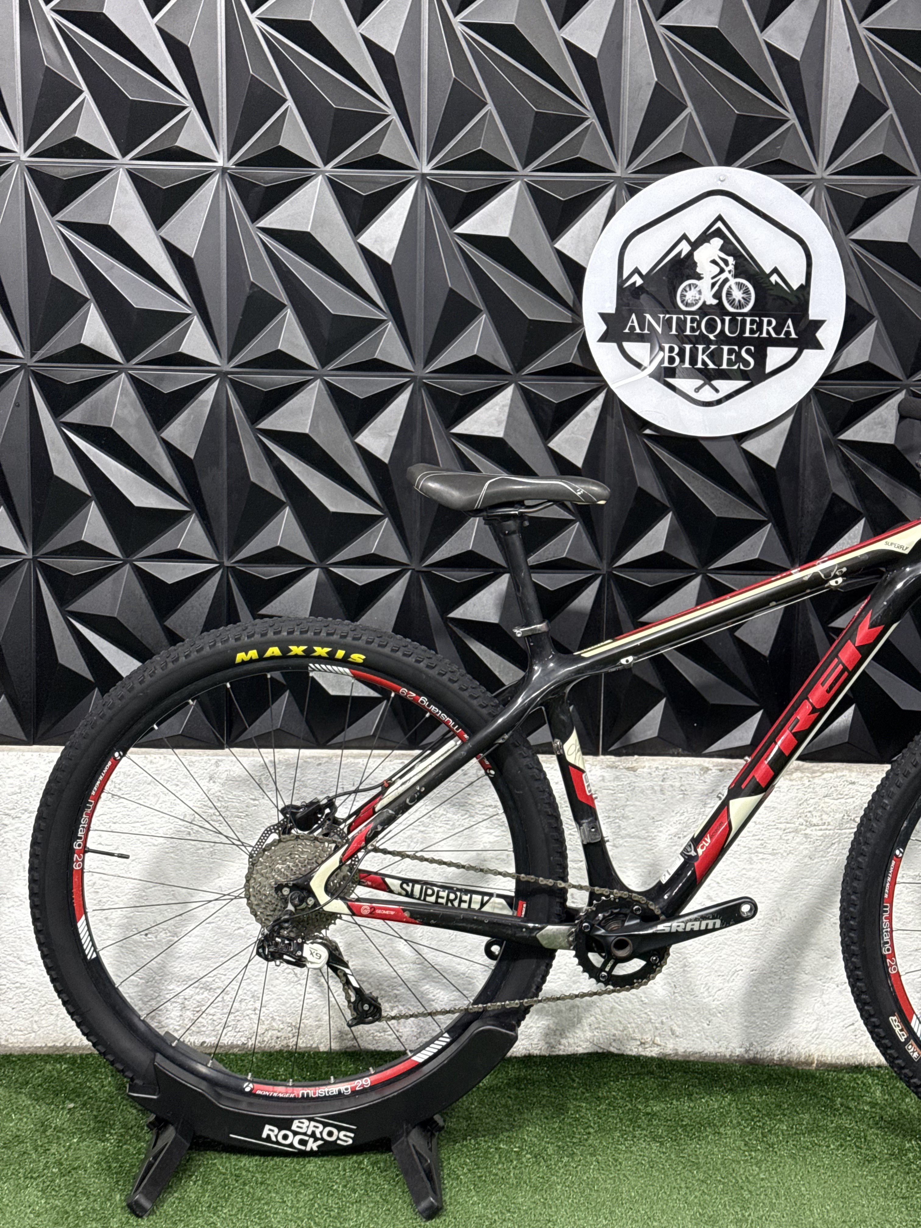 TREK SUPERFLY FULL CARBÓN