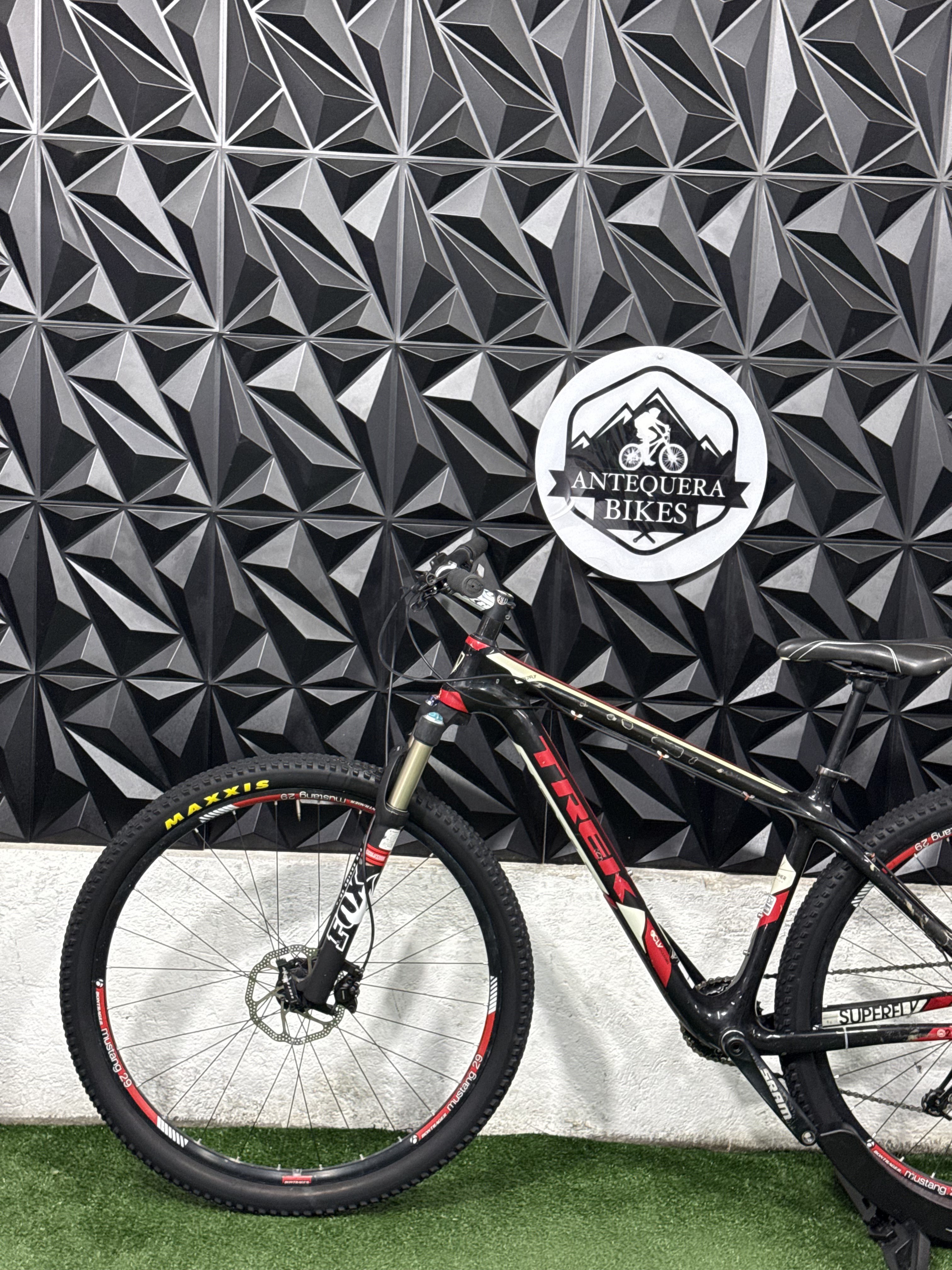 TREK SUPERFLY FULL CARBÓN