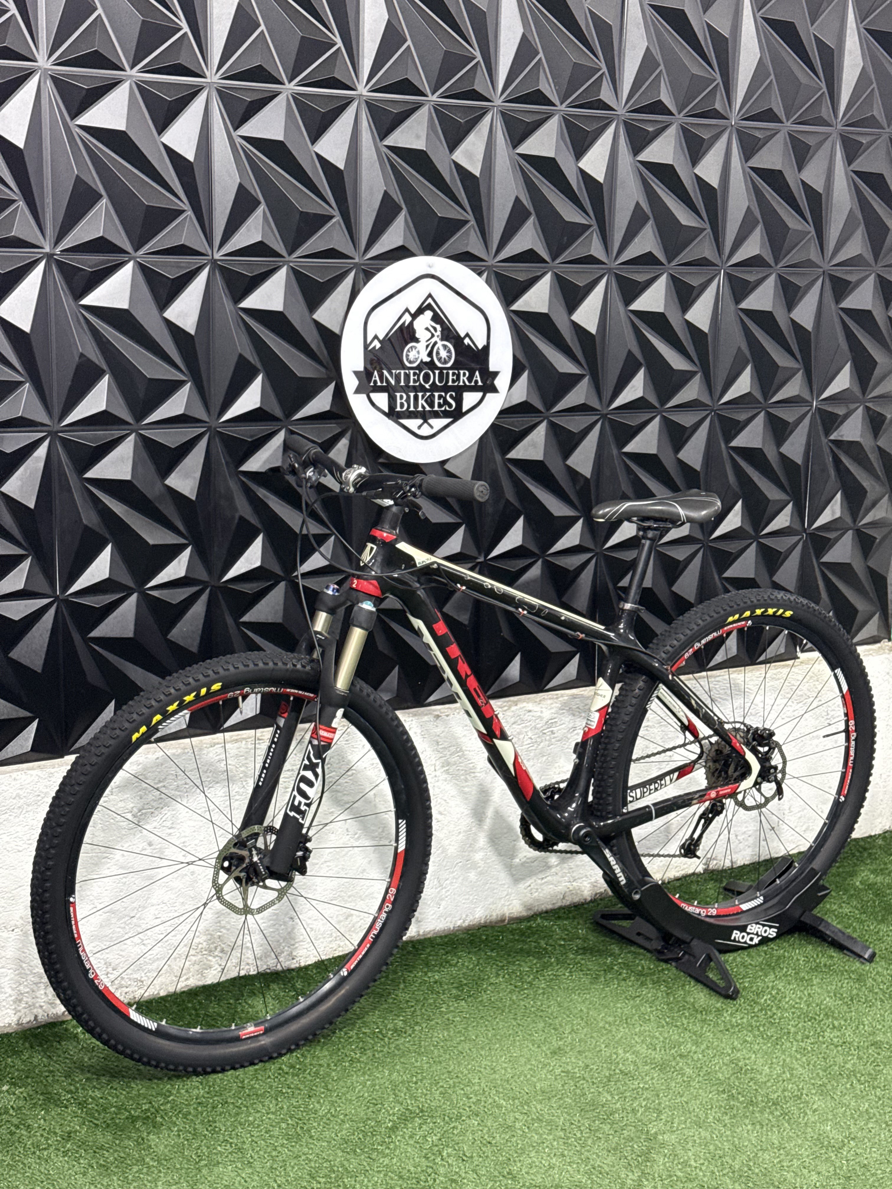 TREK SUPERFLY FULL CARBÓN
