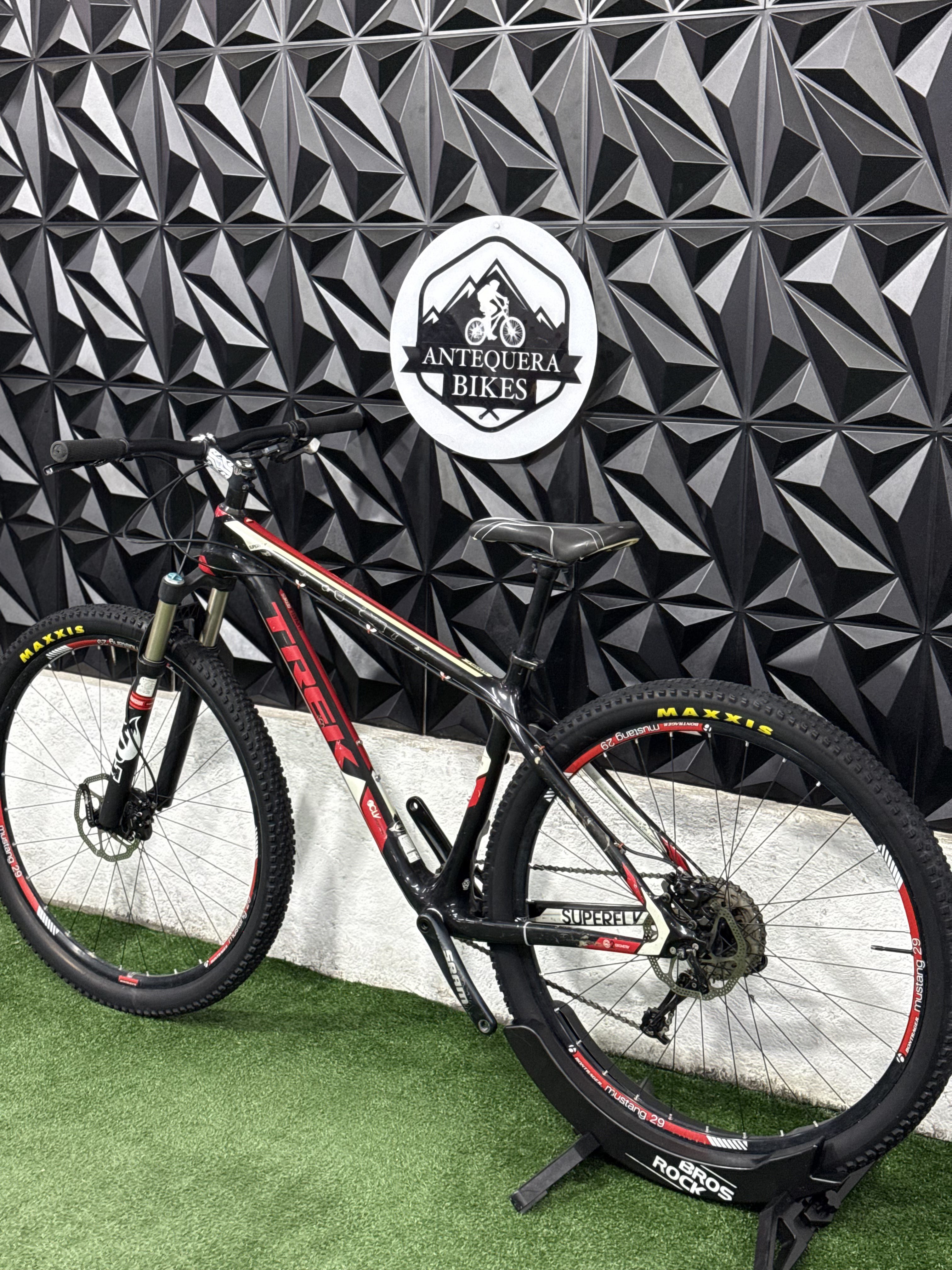 TREK SUPERFLY FULL CARBÓN