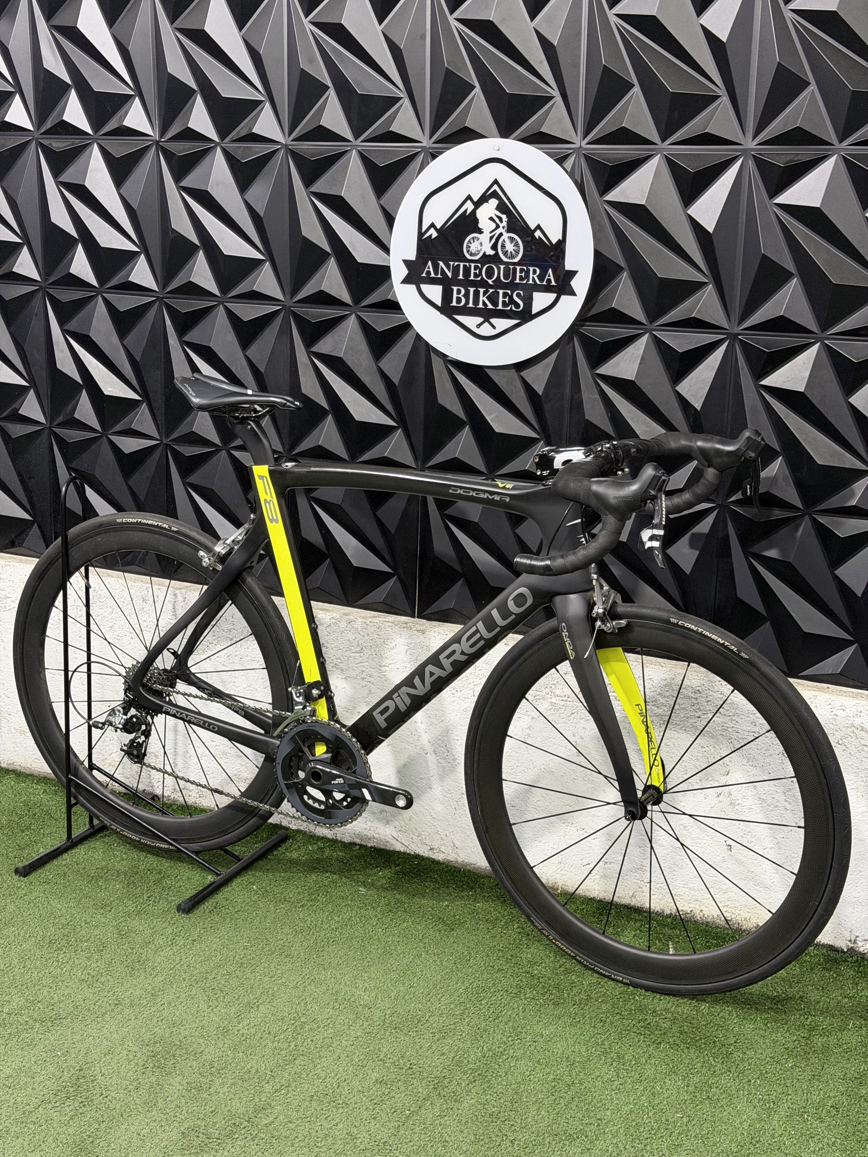 PINARELLO DOGMA F8 FULL CARBON SUPER LIGERA