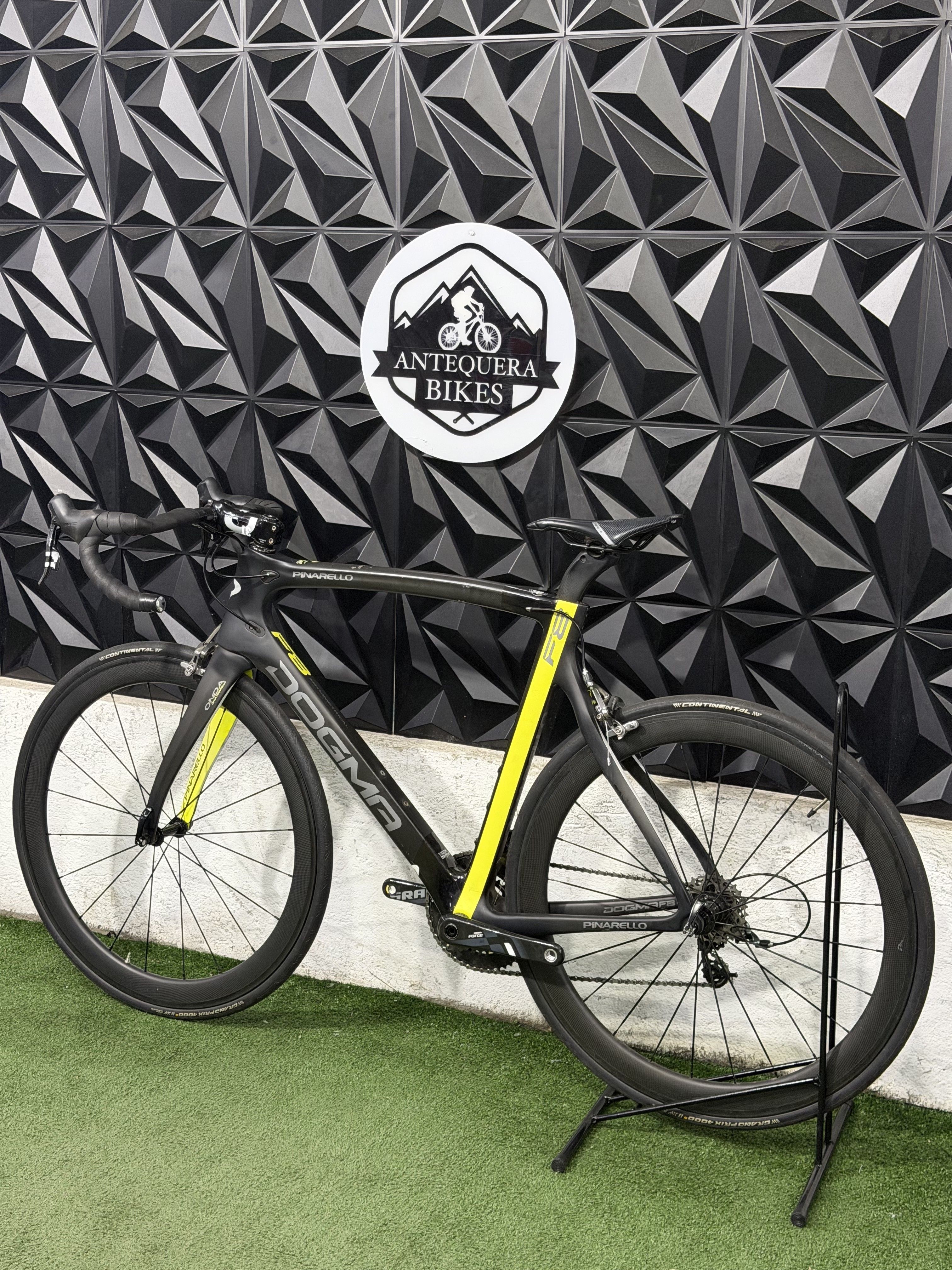 PINARELLO DOGMA F8 FULL CARBON SUPER LIGERA