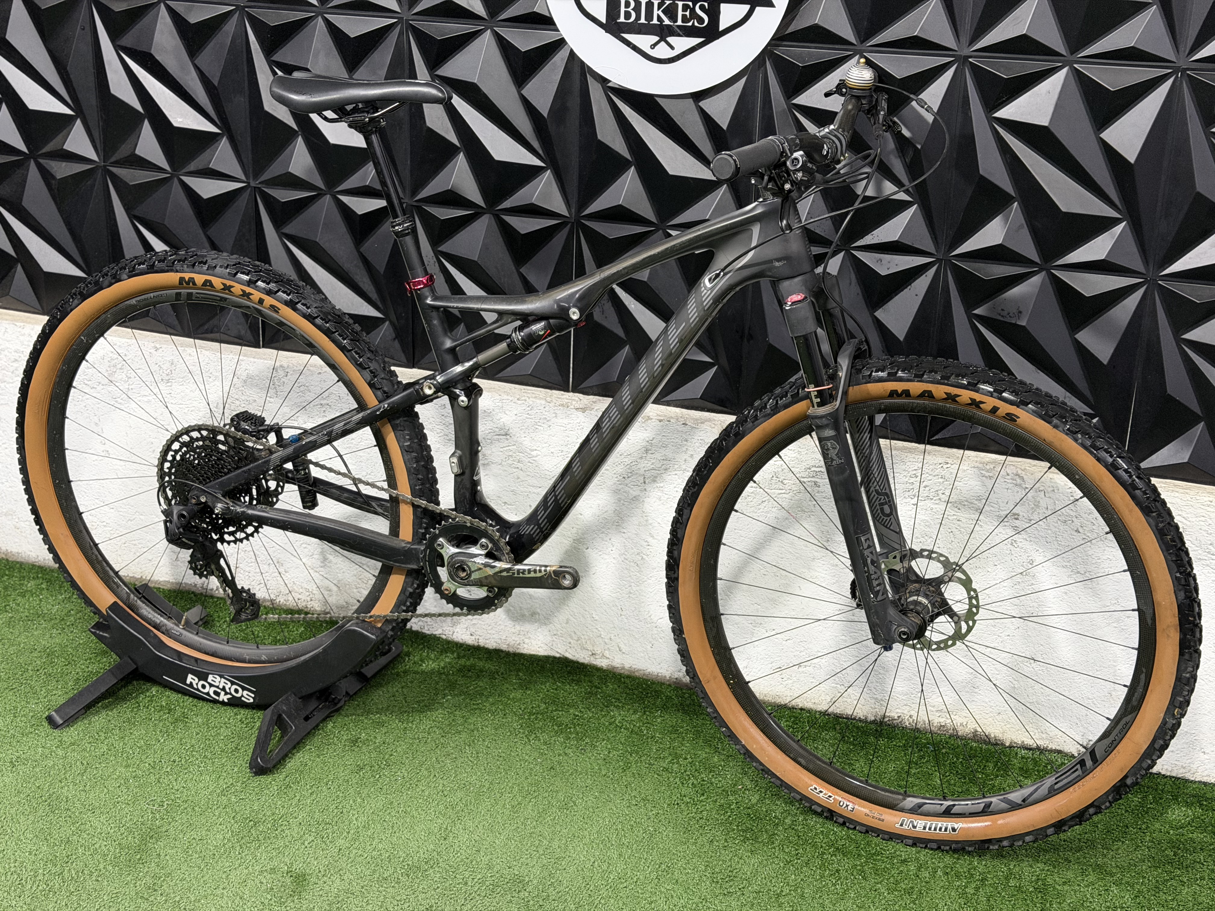 SPECIALIZED EPIC EXPERT CARBON SÚPER LIGERA