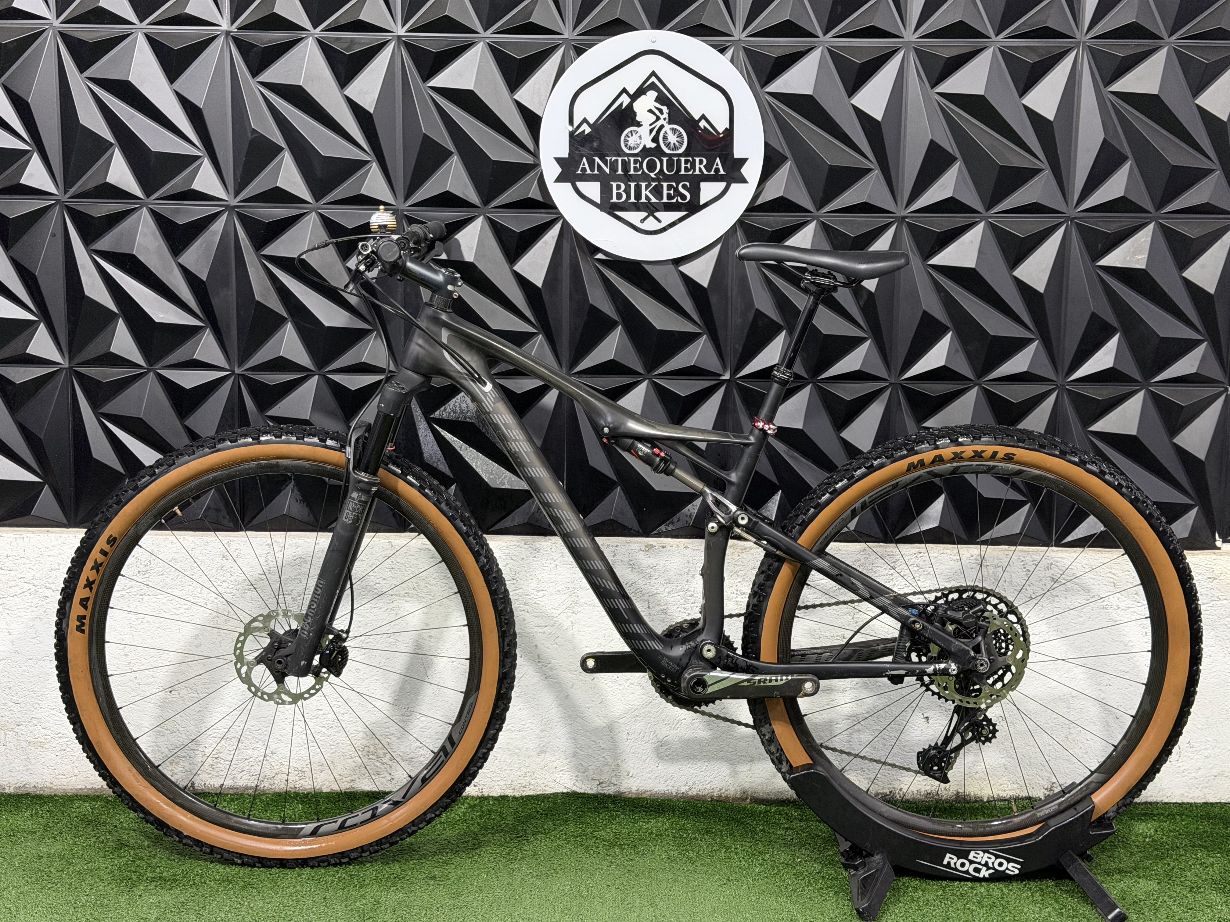 SPECIALIZED EPIC EXPERT CARBON SÚPER LIGERA