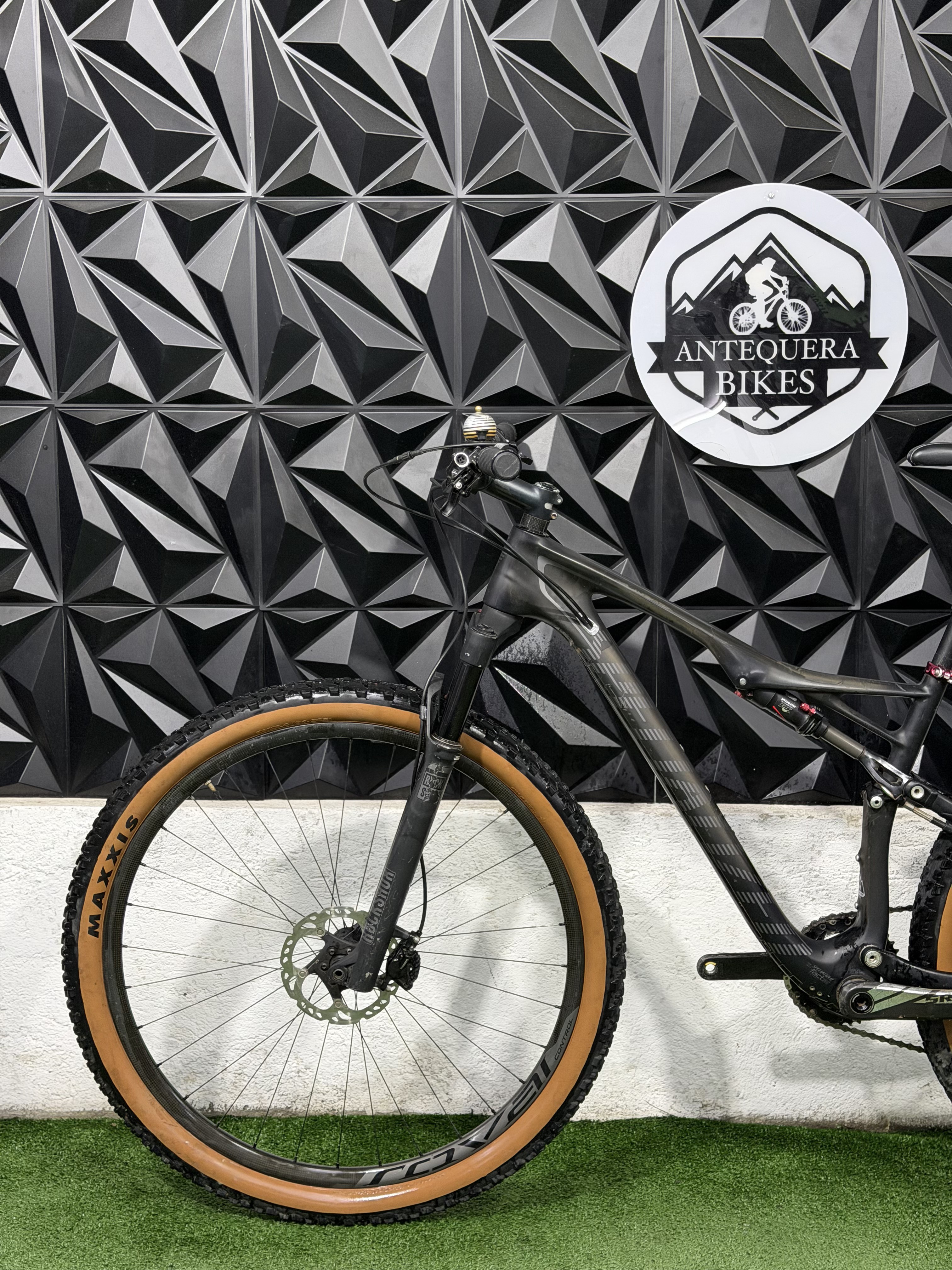SPECIALIZED EPIC EXPERT CARBON SÚPER LIGERA