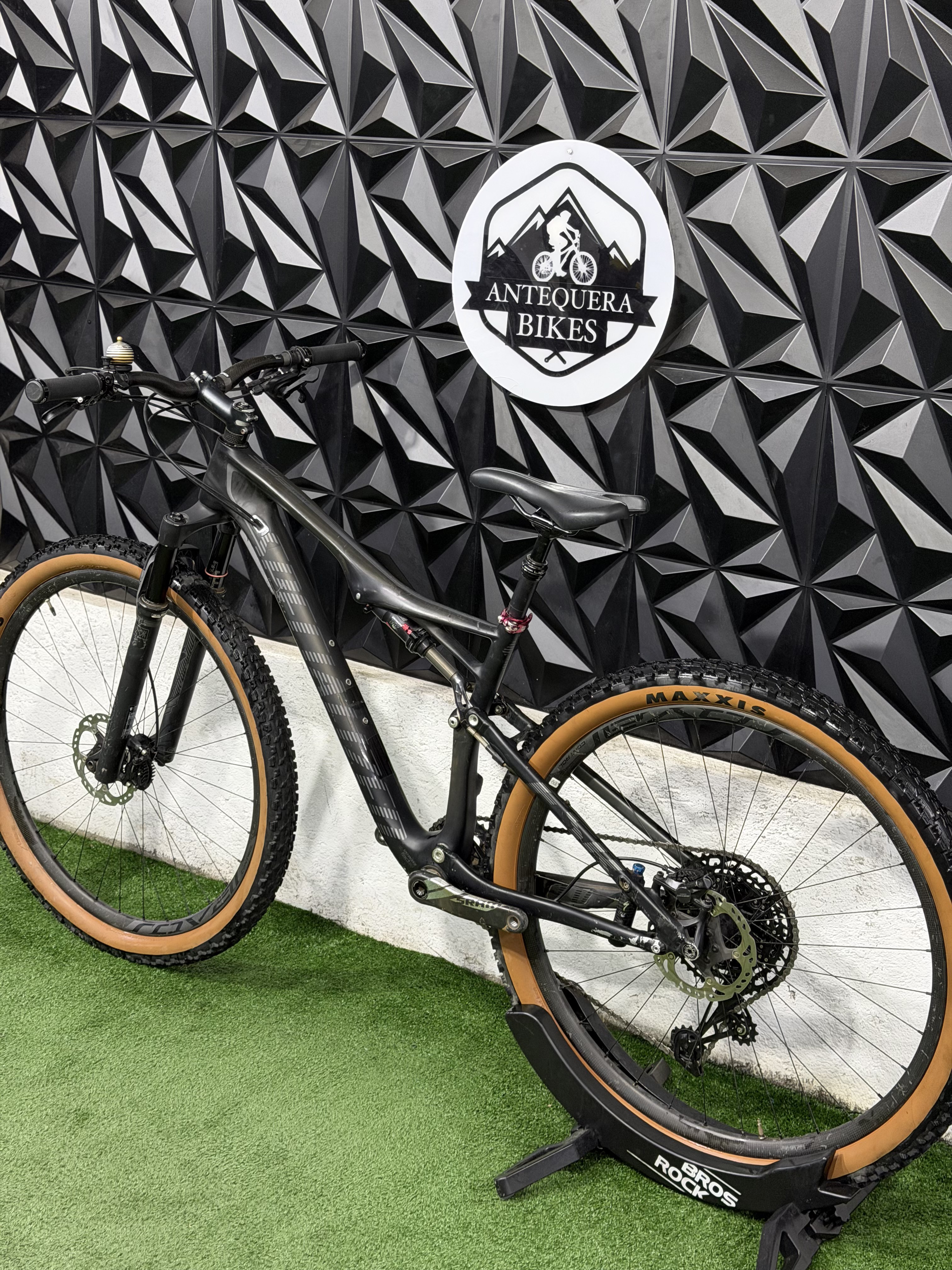 SPECIALIZED EPIC EXPERT CARBON SÚPER LIGERA