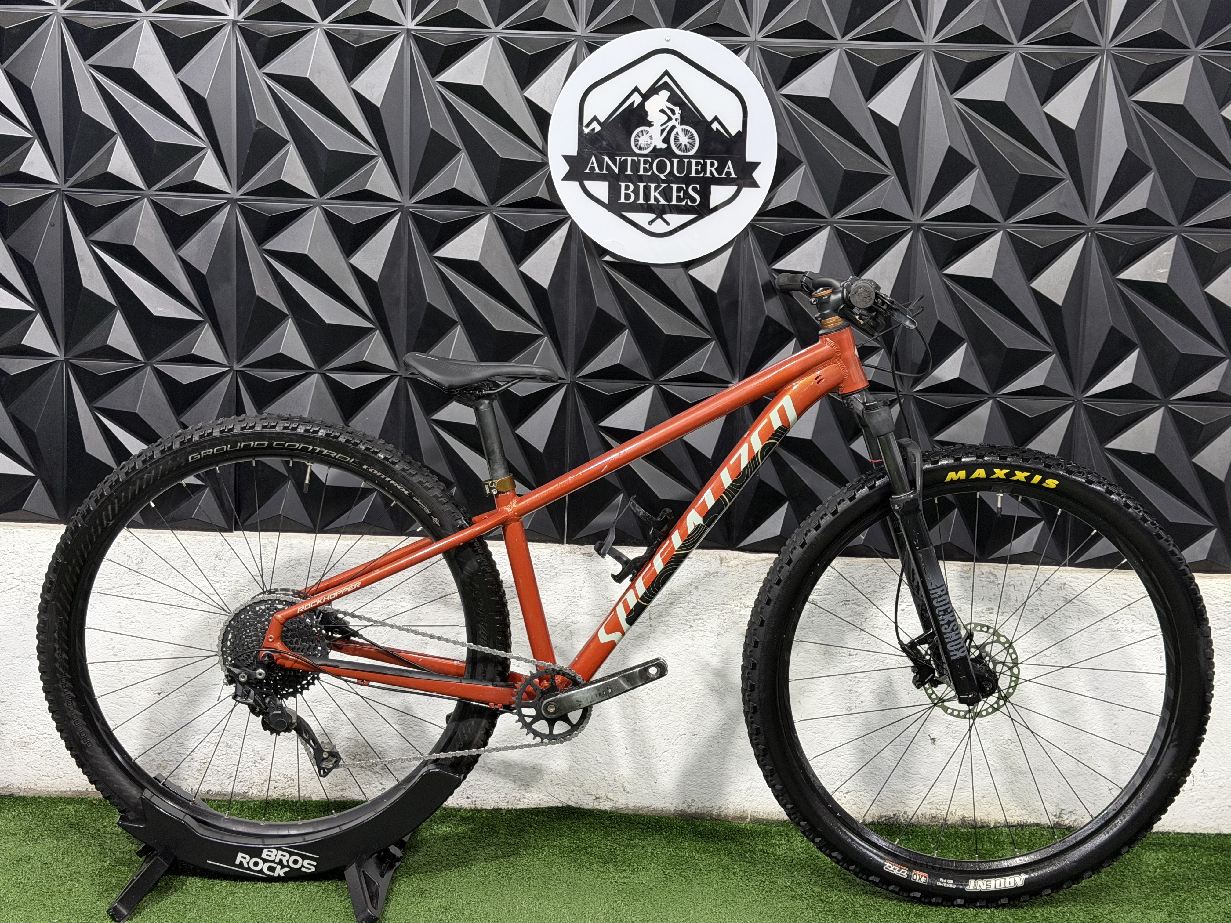 SPECIALIZED ROCKHOPPER SPORT