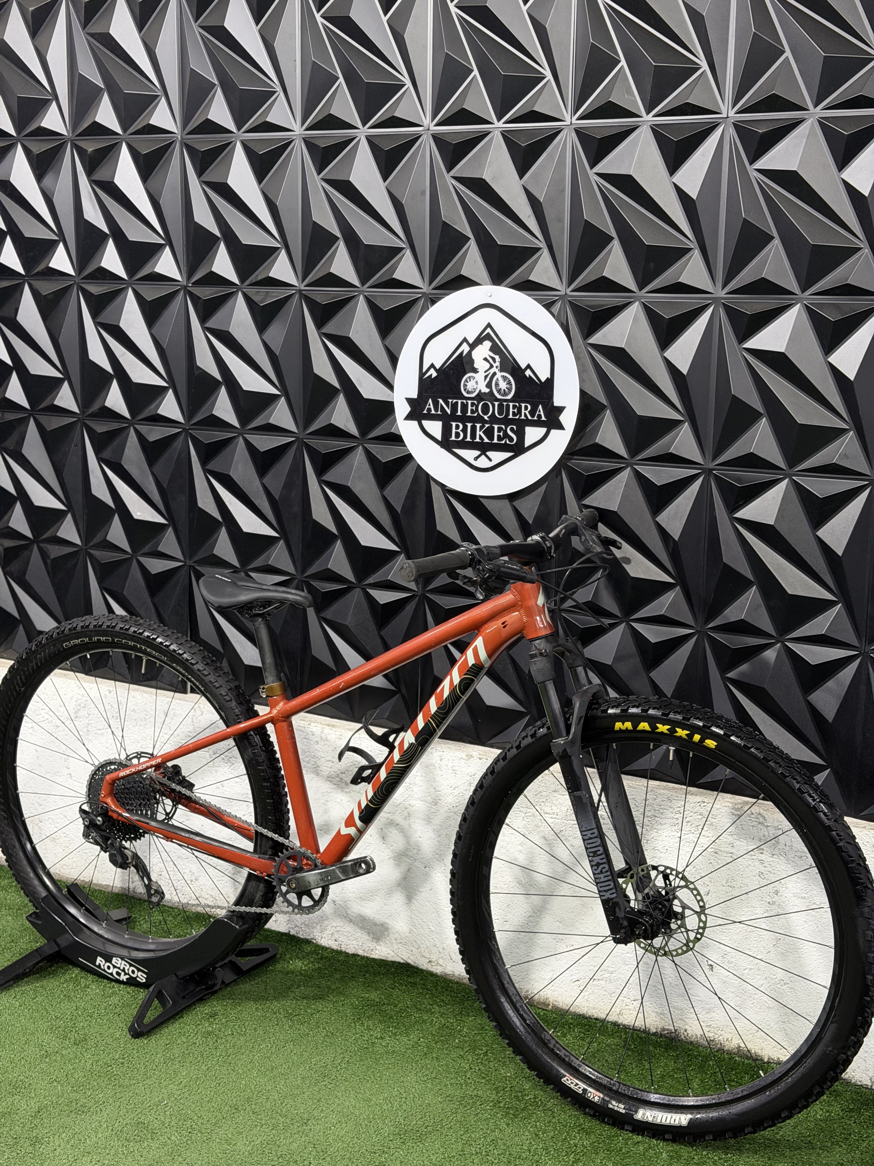 SPECIALIZED ROCKHOPPER SPORT