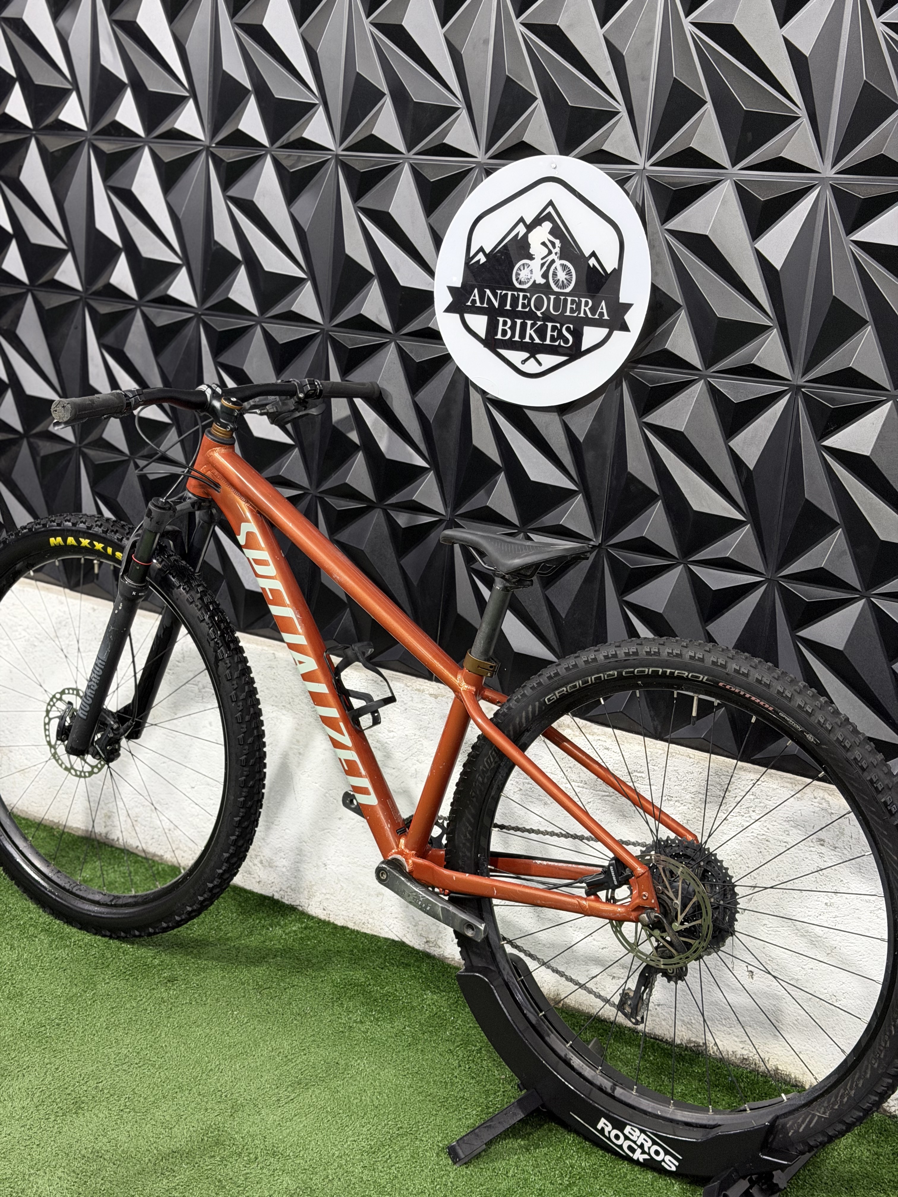 SPECIALIZED ROCKHOPPER SPORT