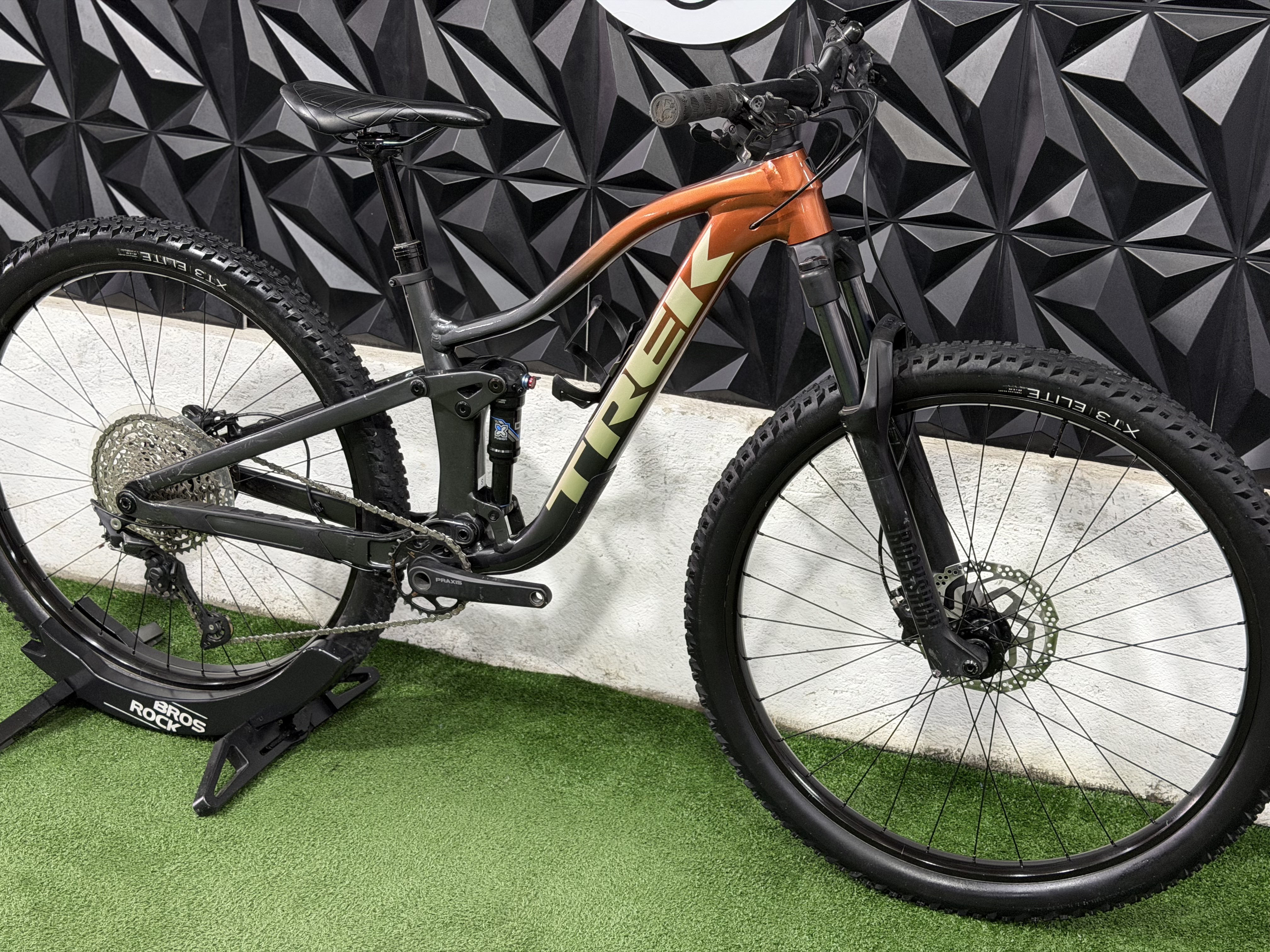 TREK TOP FUEL