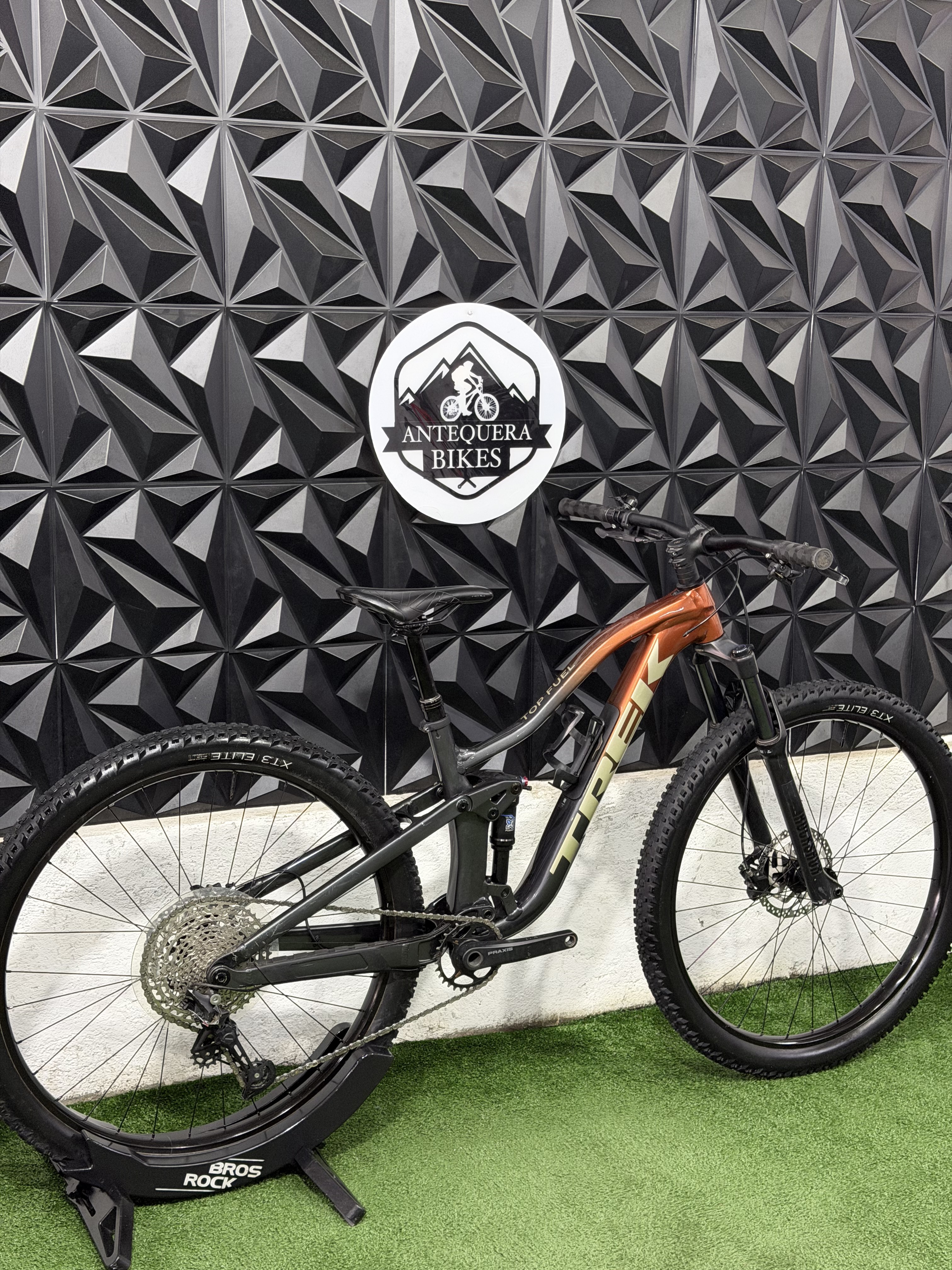 TREK TOP FUEL