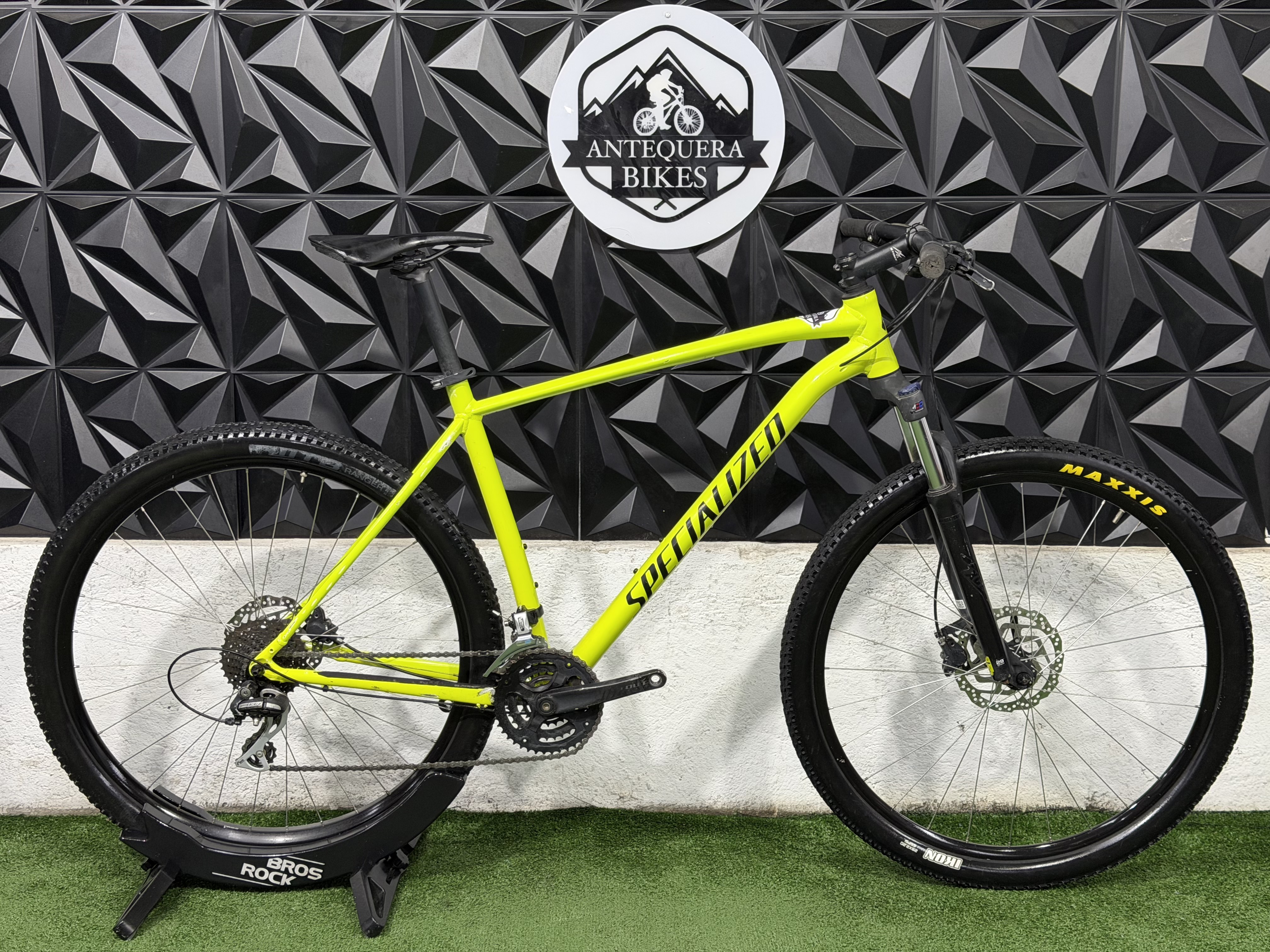 SPECIALIZED ROCKHOPPER