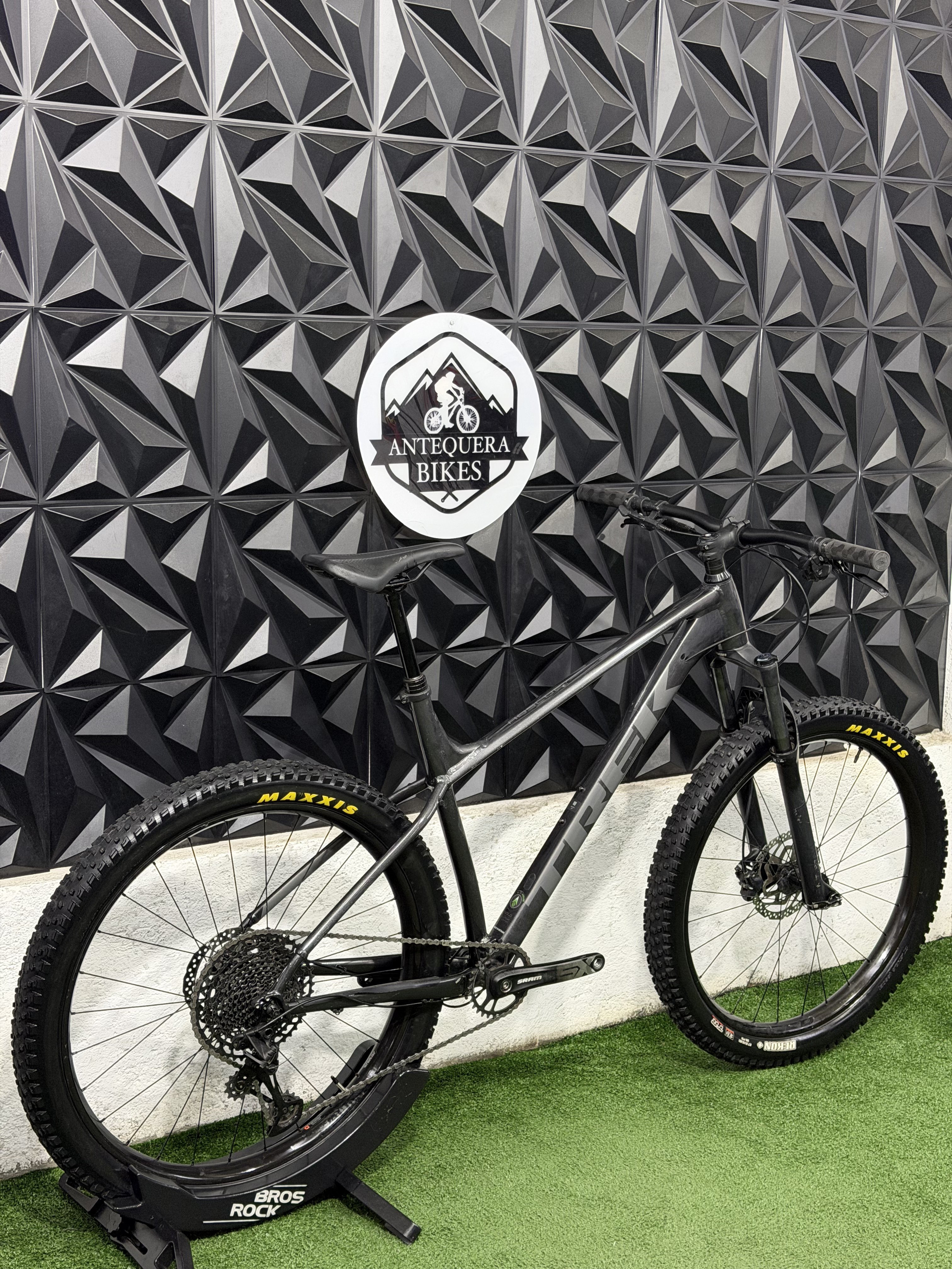 TREK ROSCOE 7