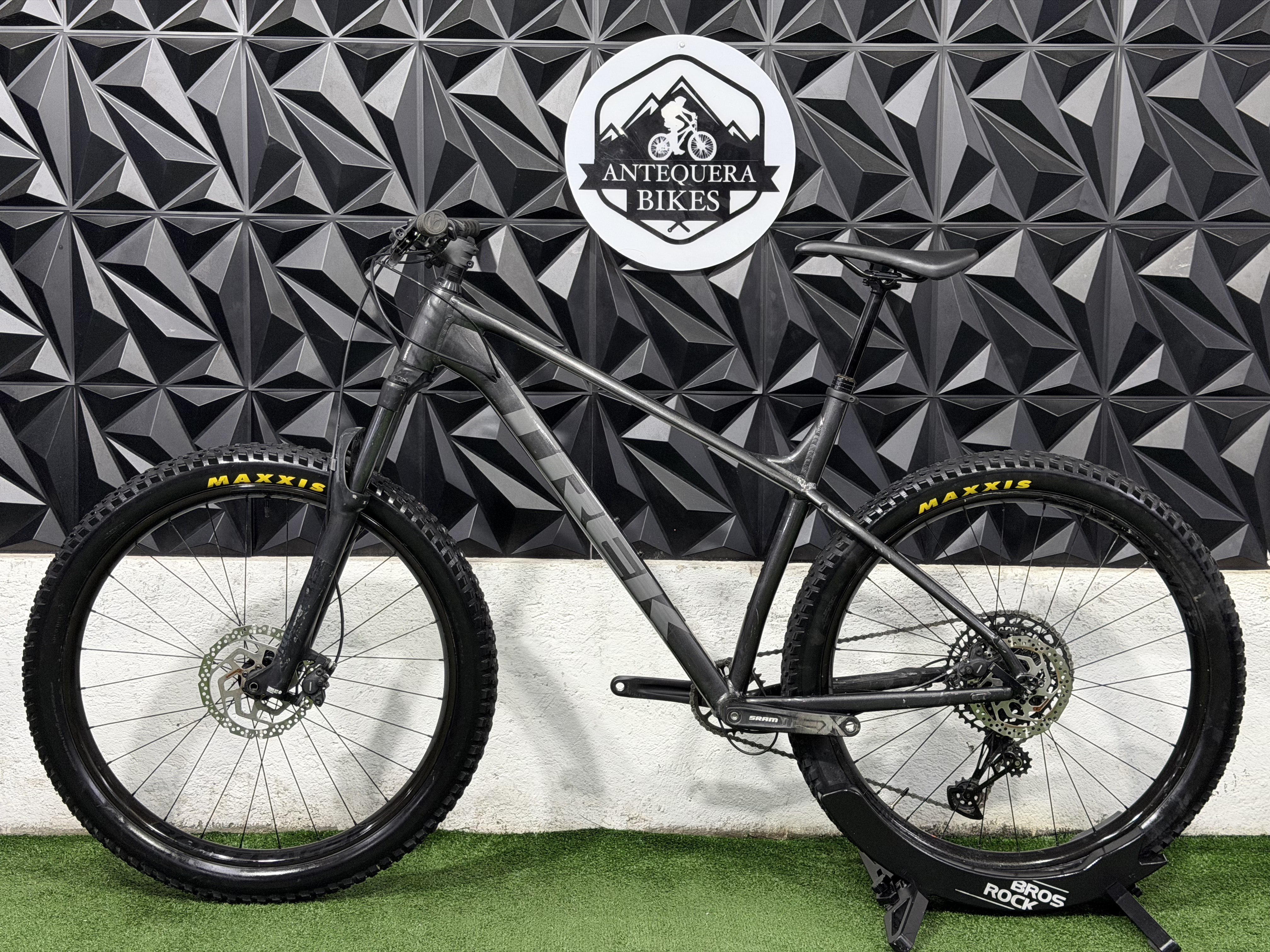TREK ROSCOE 7
