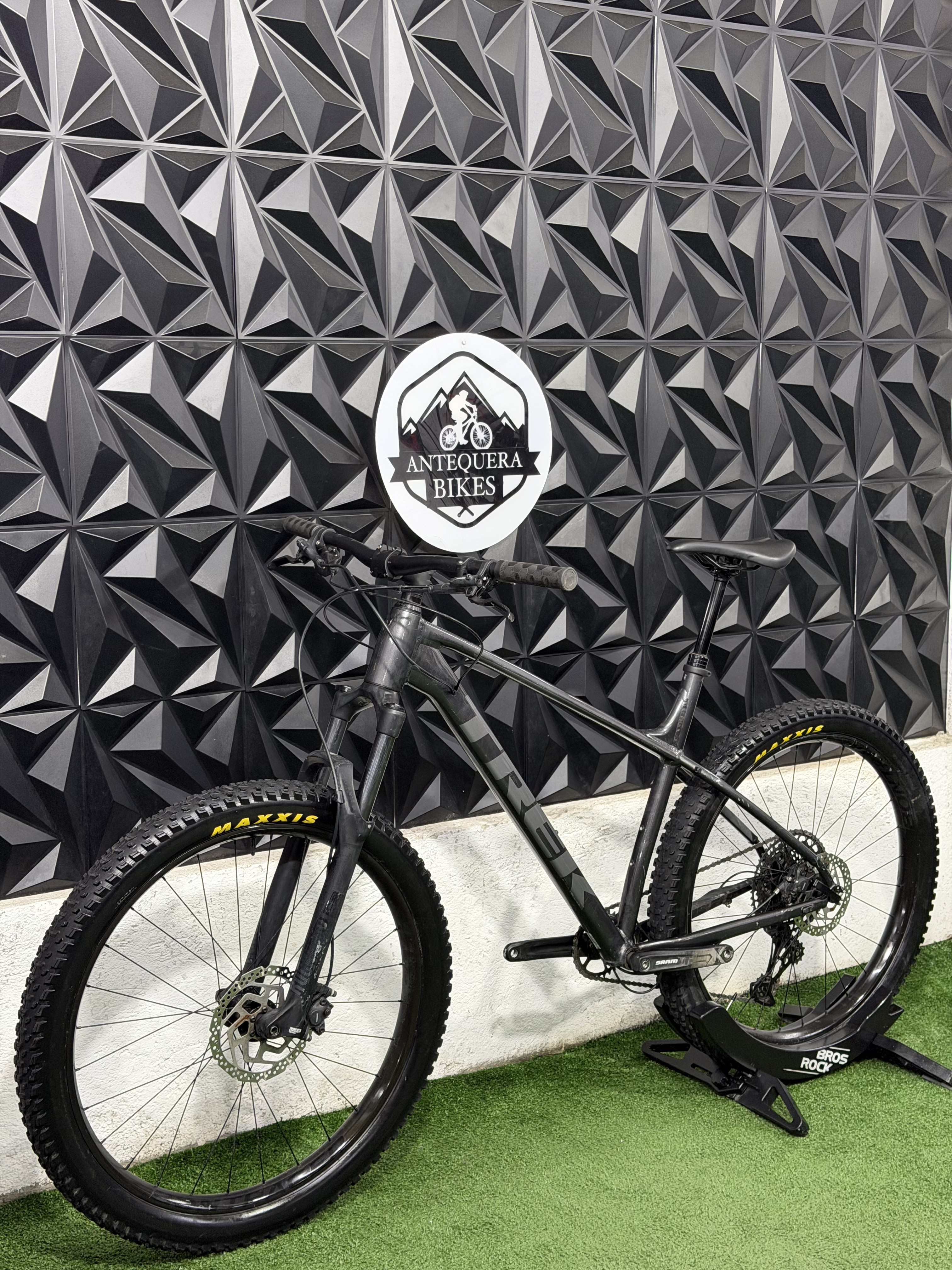 TREK ROSCOE 7
