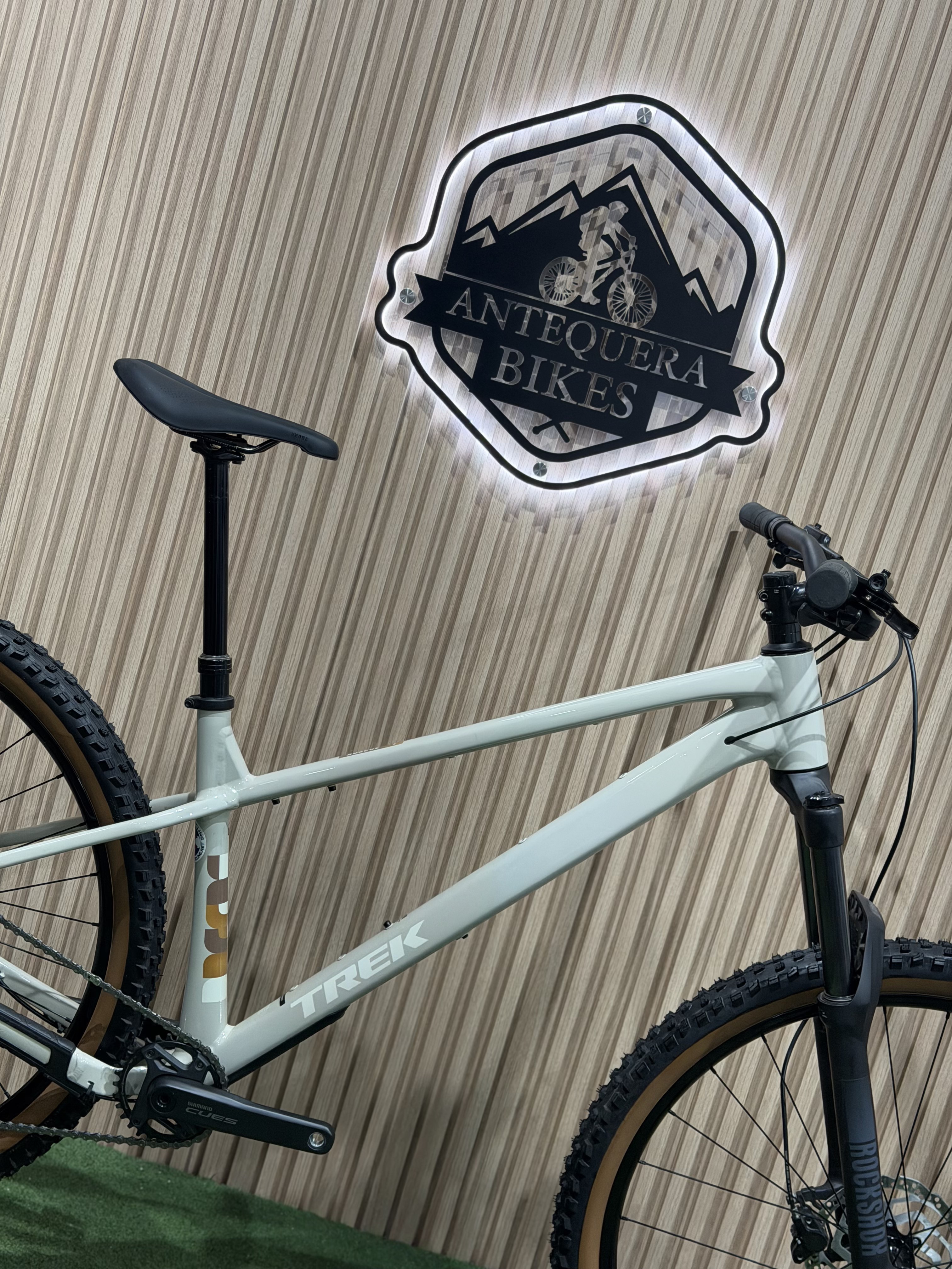 TREK ROSCOE 7 GEN 4