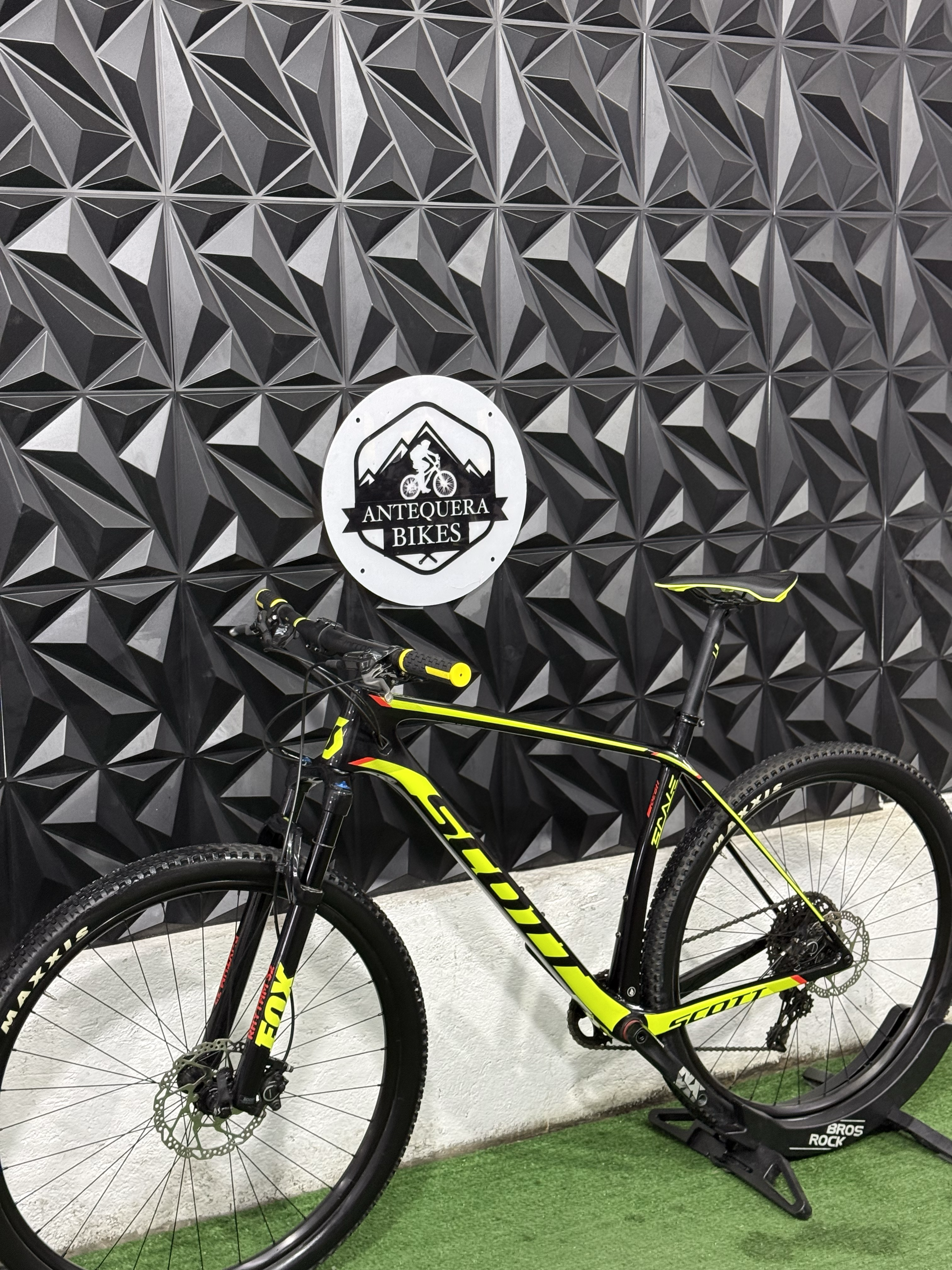 SCOTT SCALE 930 CARBÓN